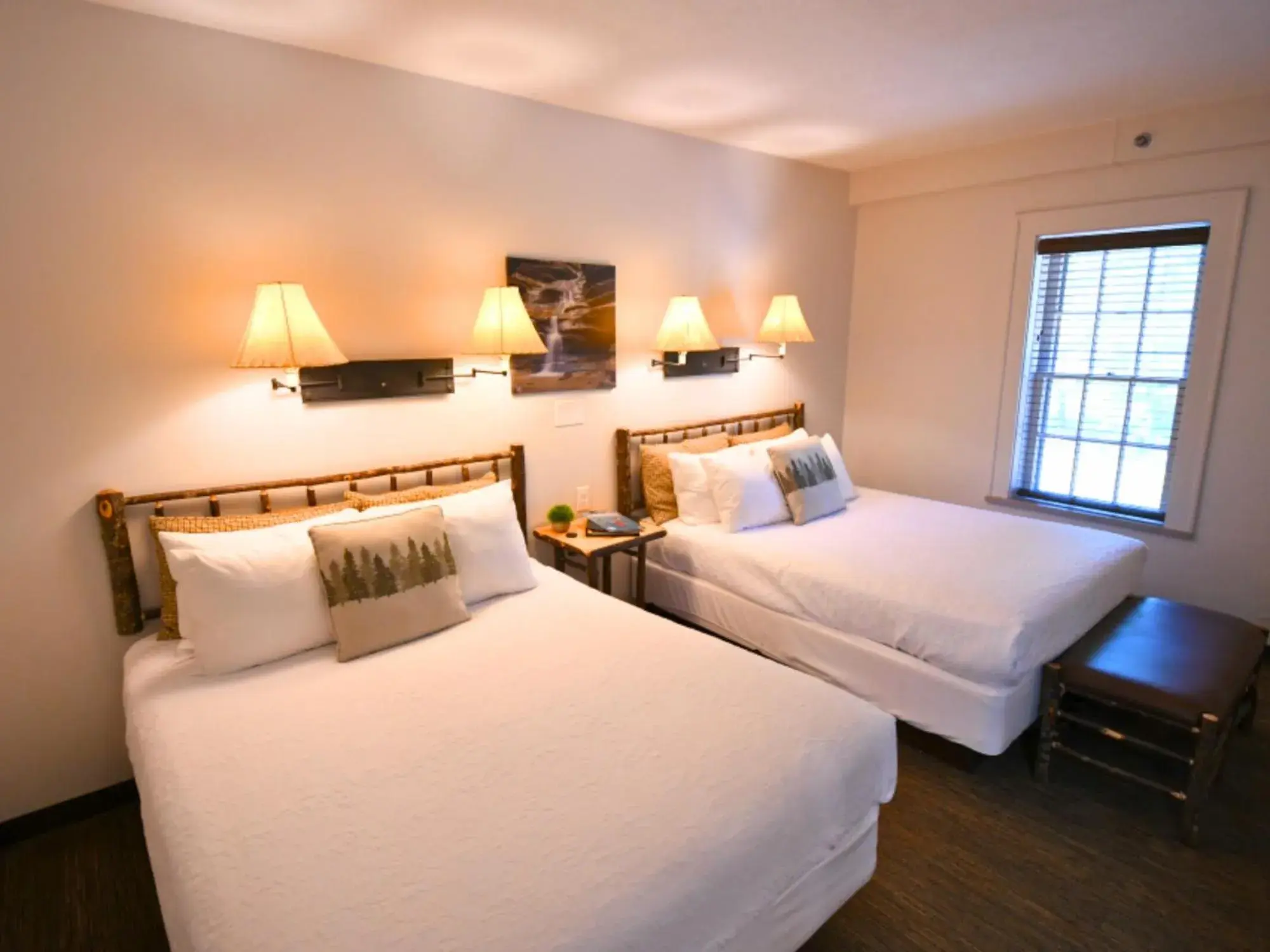 Quadruple Room in Turkey Run Inn & Cabins Quadruple Room in Turkey Run Inn & Cabins