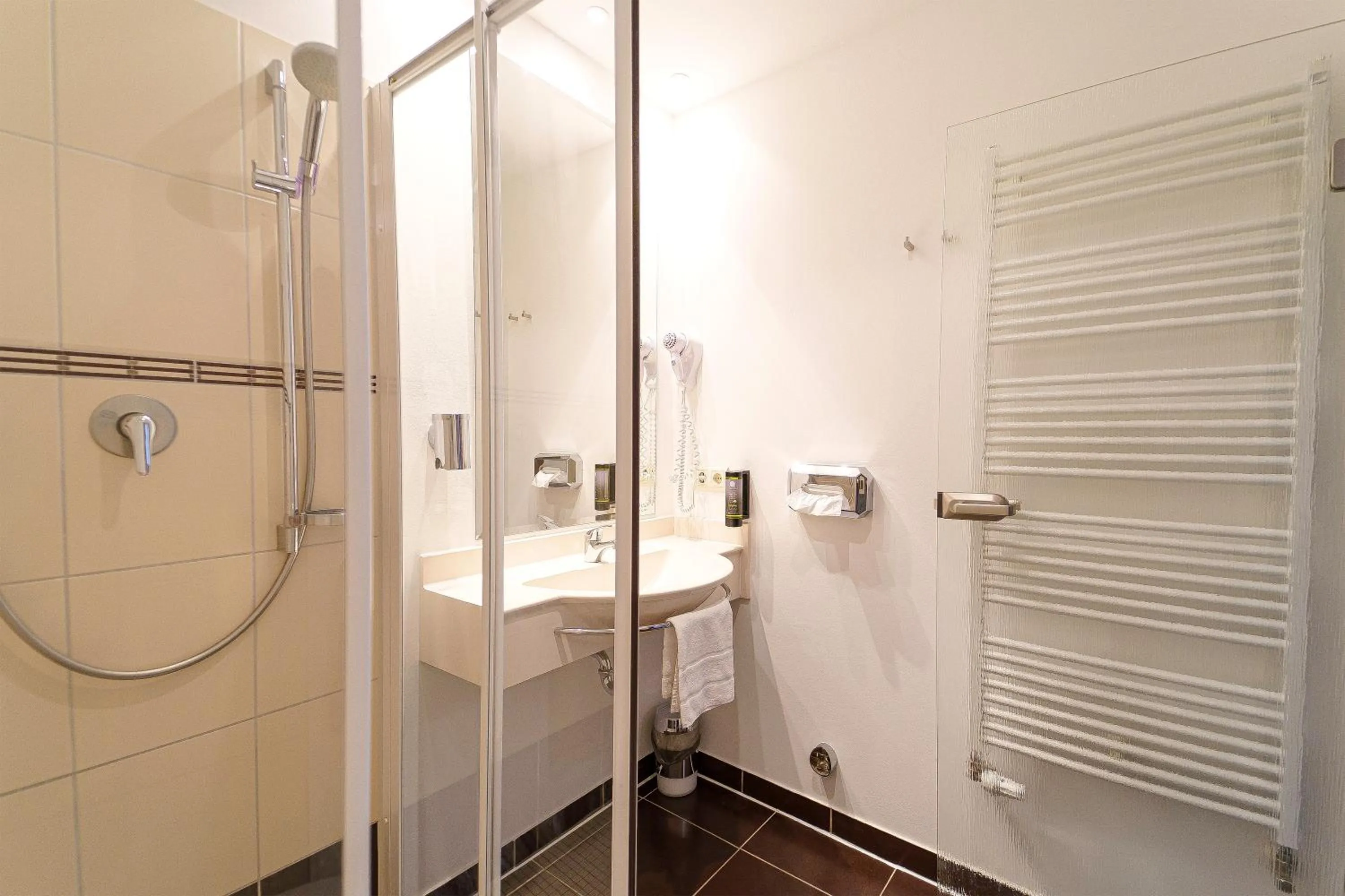 Shower in Einklang - Dein Hotel am Südhorn