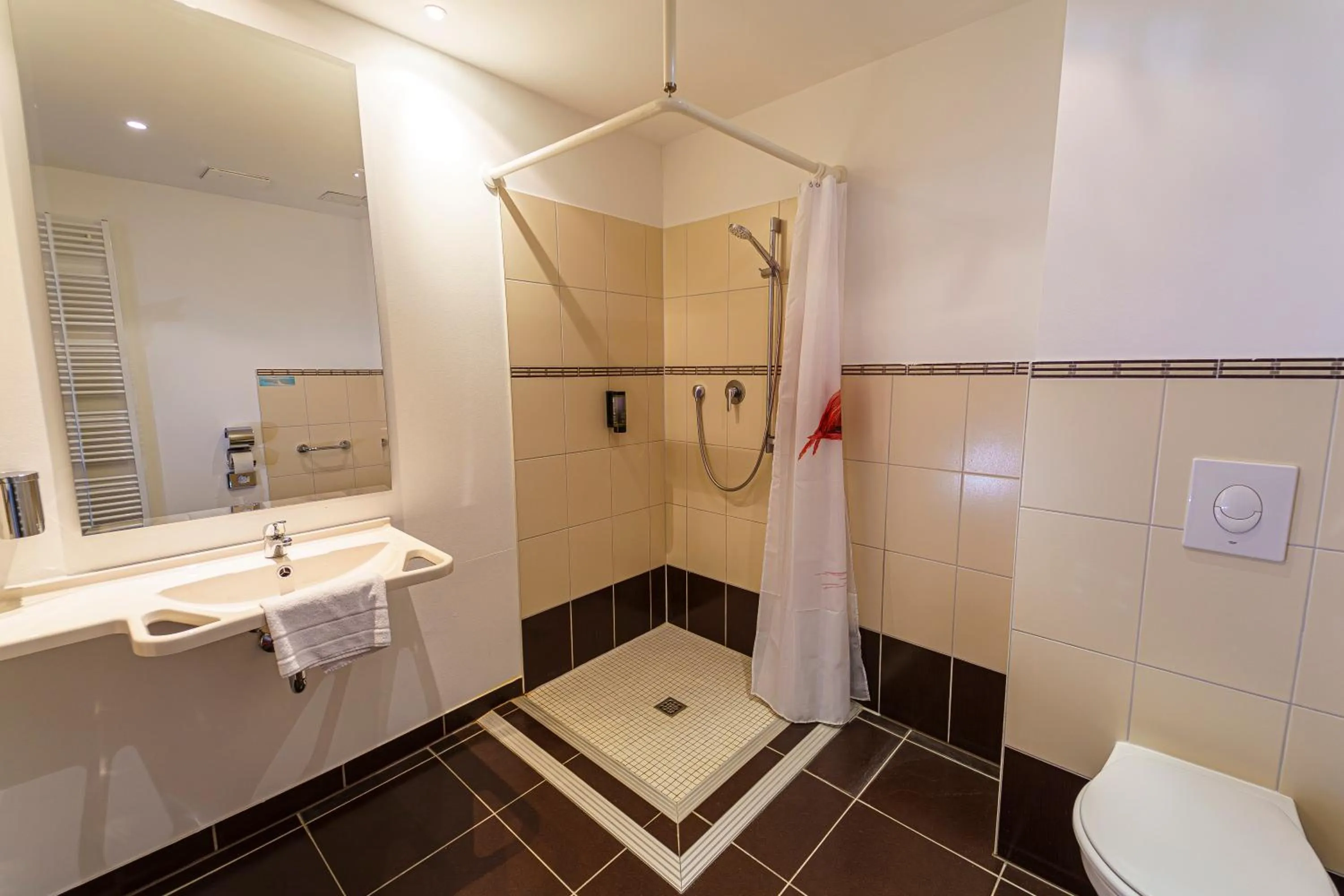 Shower in Einklang - Dein Hotel am Südhorn