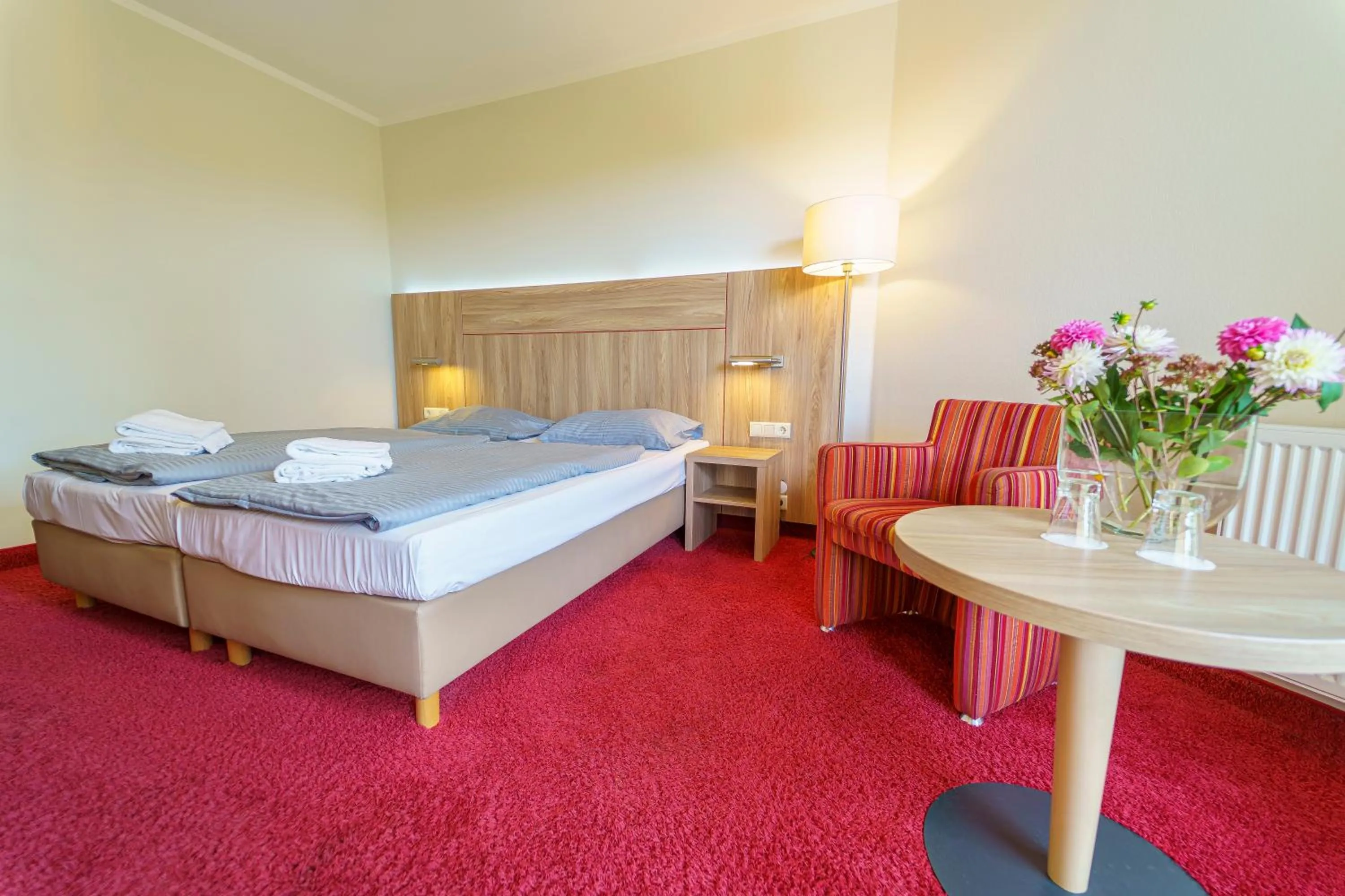 Bed in Einklang - Dein Hotel am Südhorn