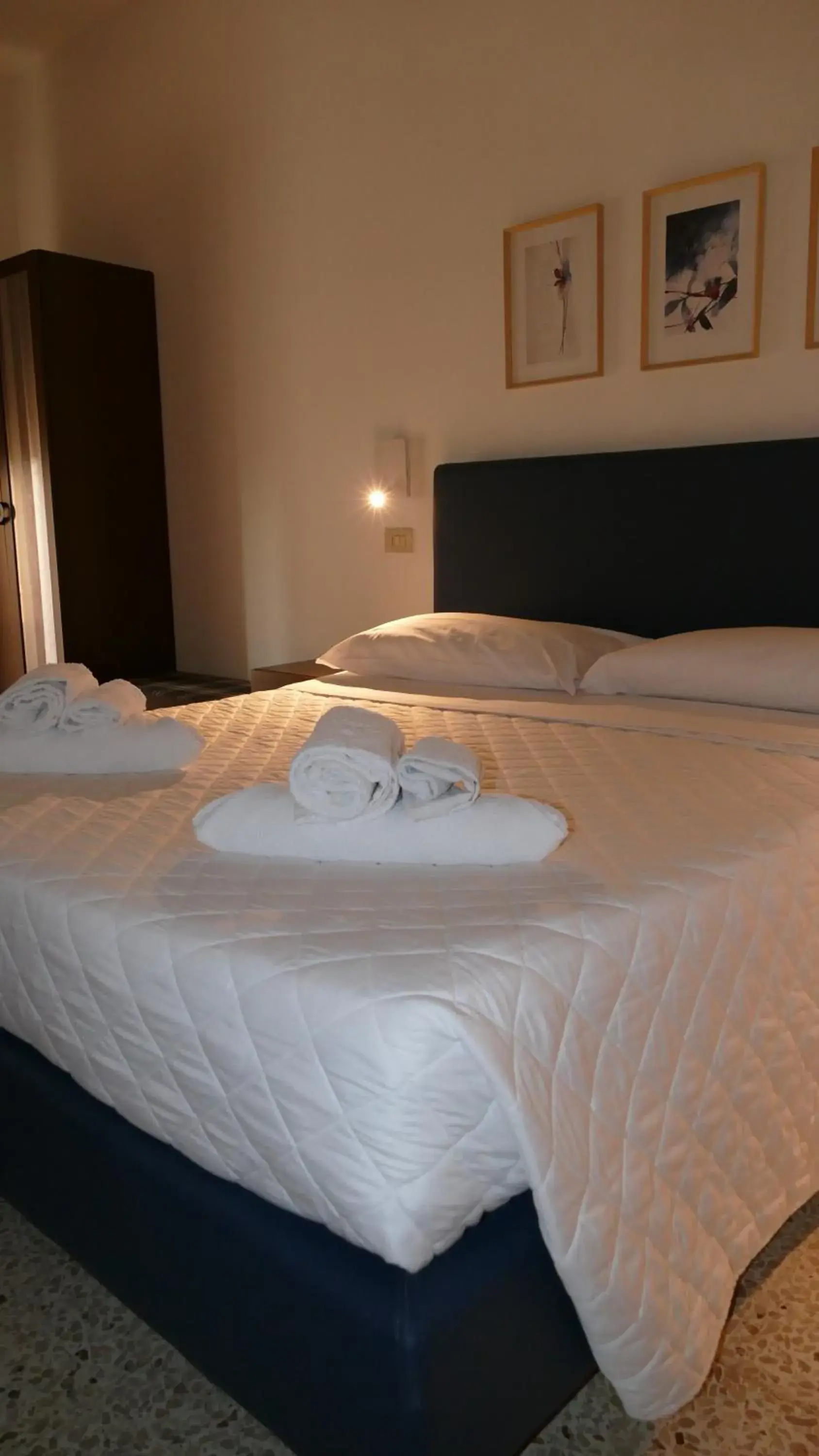 Large Single Room in Hotel Spring Large Single Room in Hotel Spring