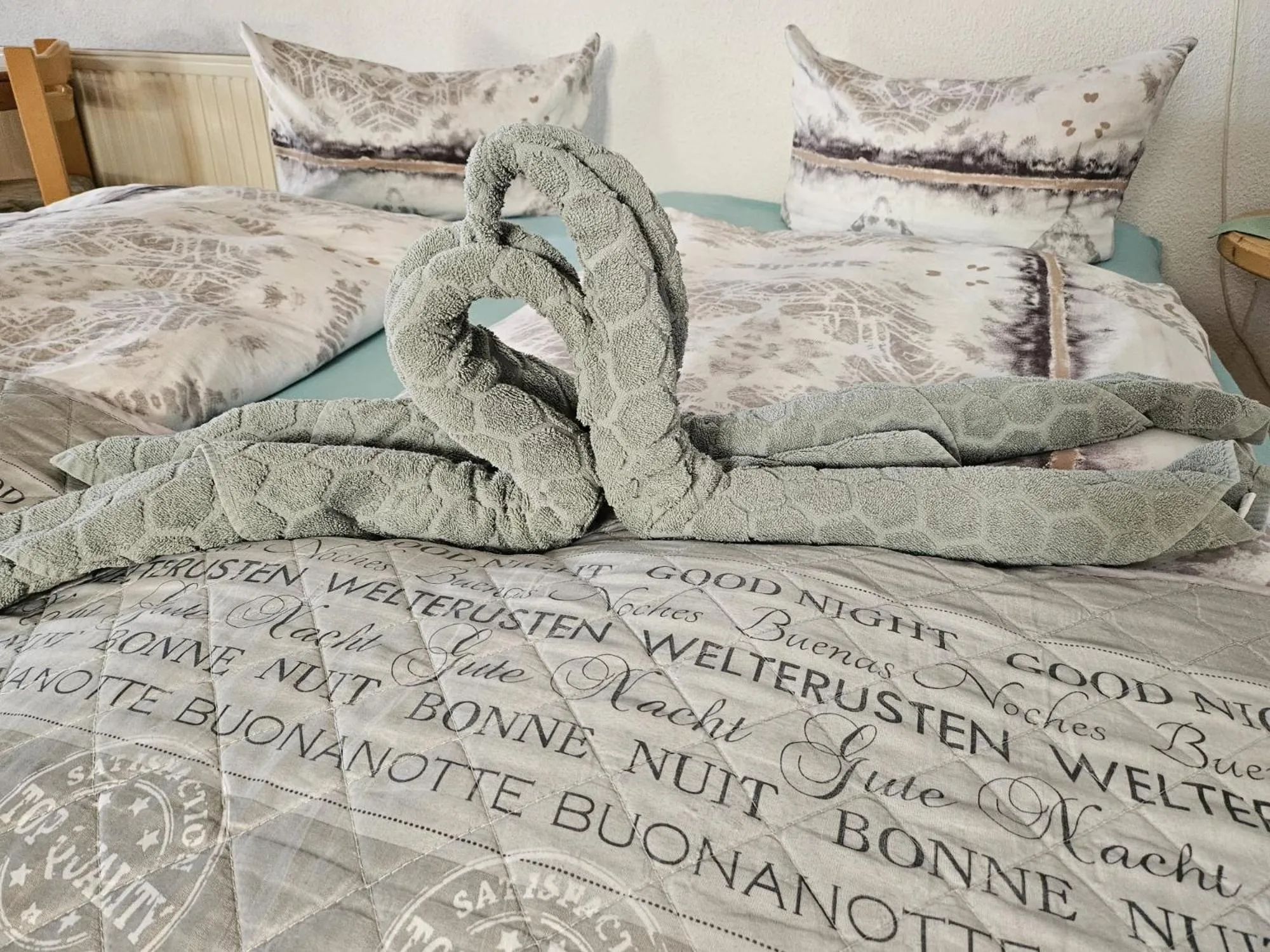 Bed in Landhotel "Zum ersten Siedler"