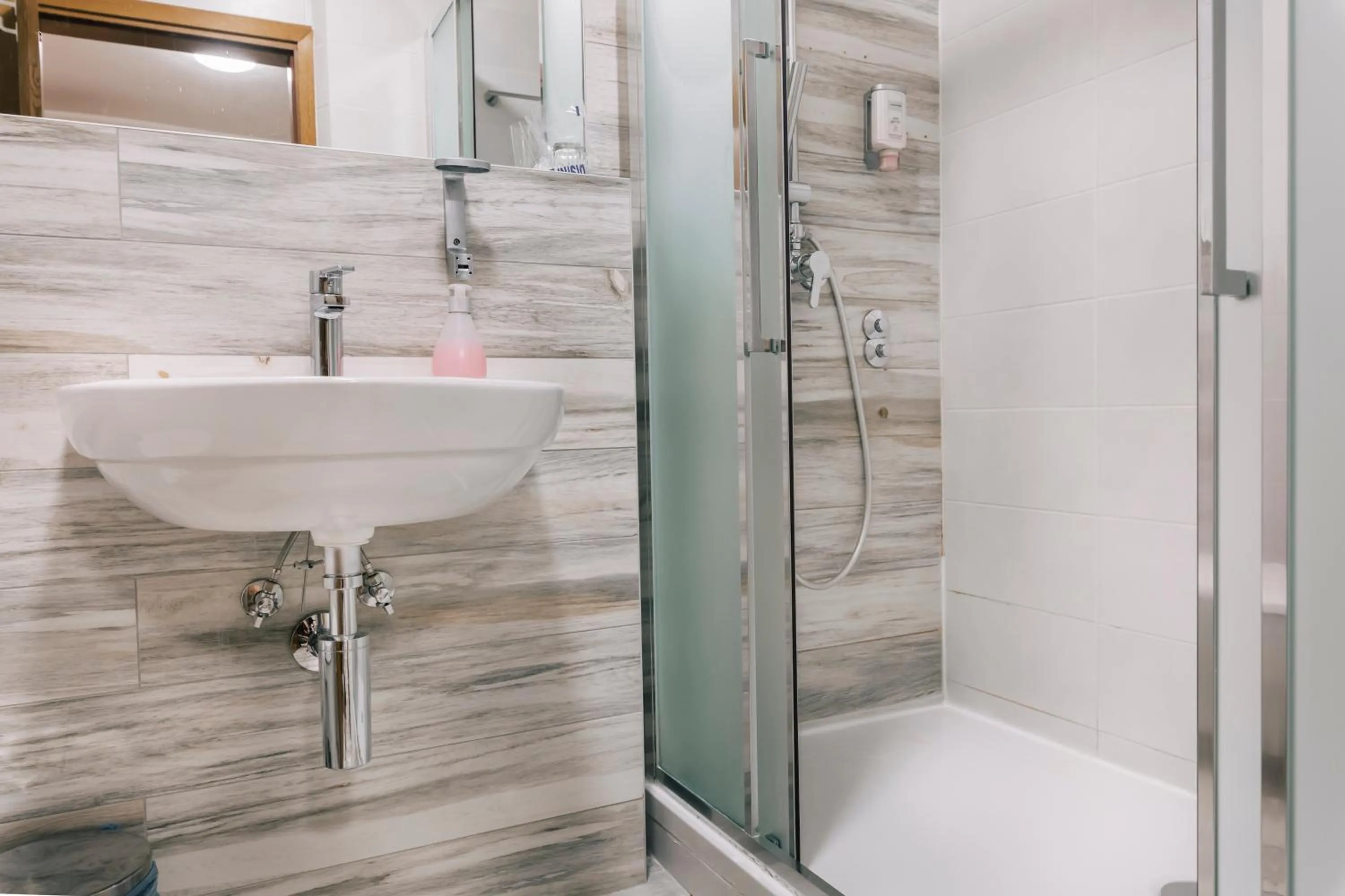 Toilet in Veliki Garni Hotel