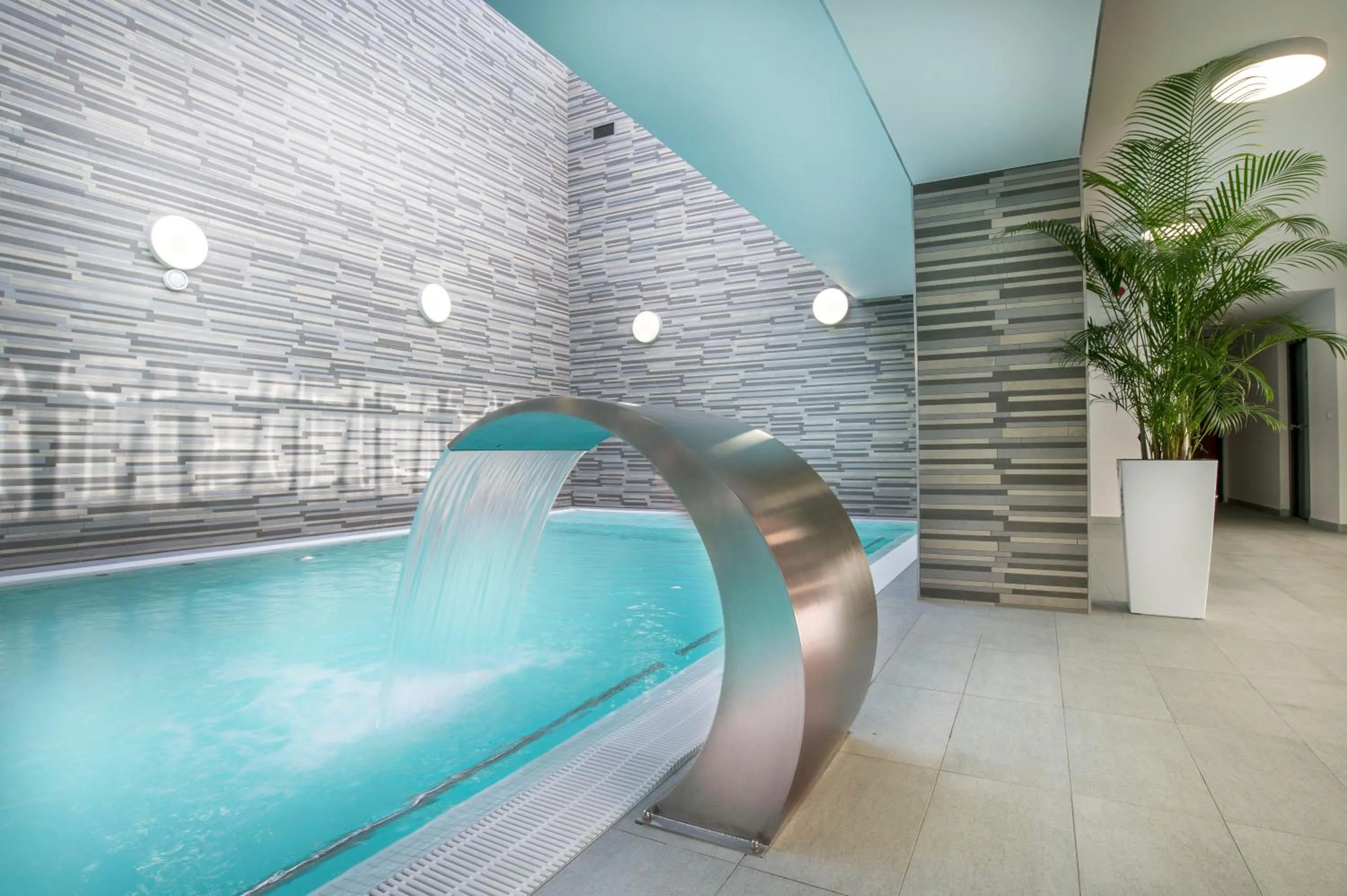 Swimming pool in Admirał I