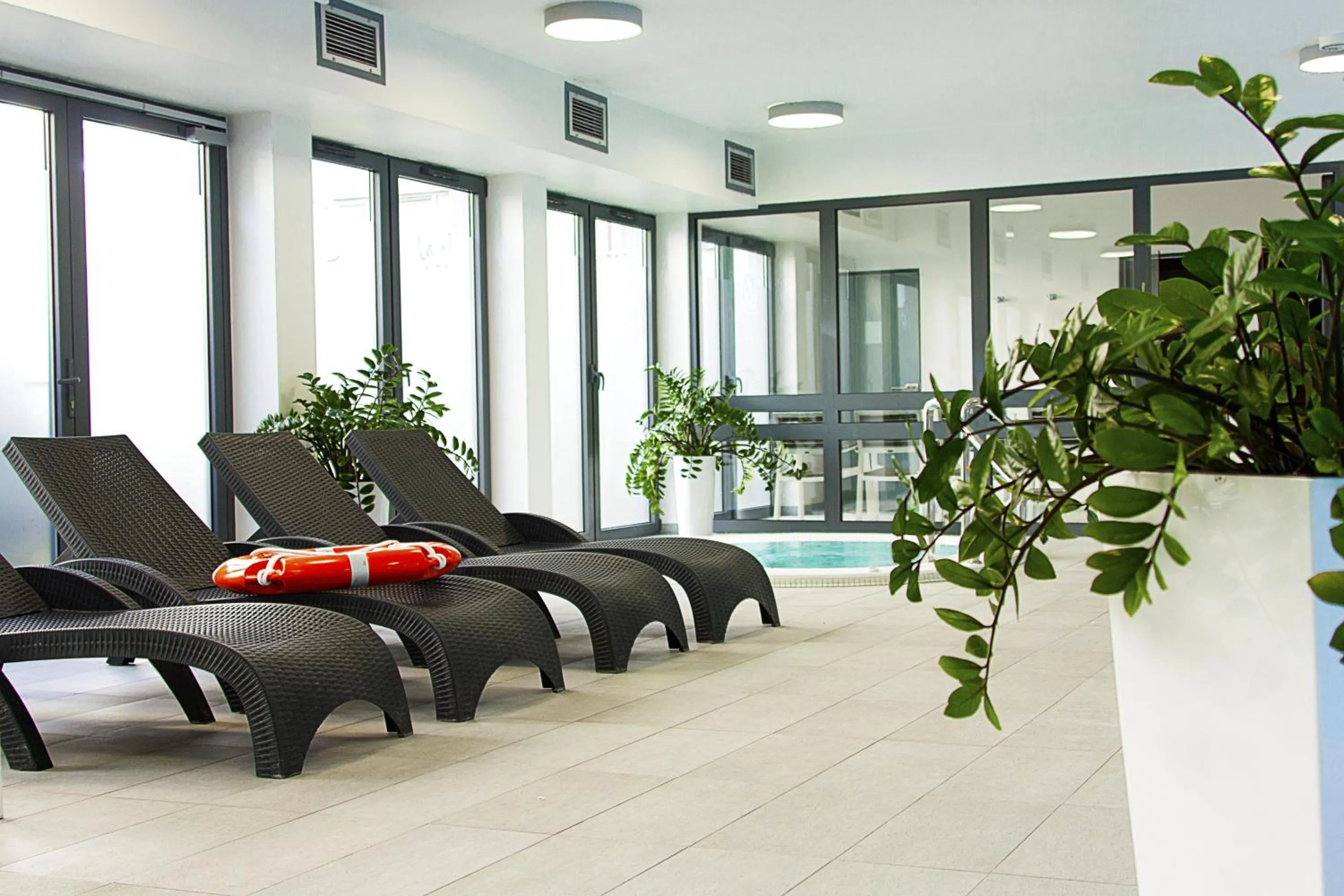 Swimming pool in Admirał I