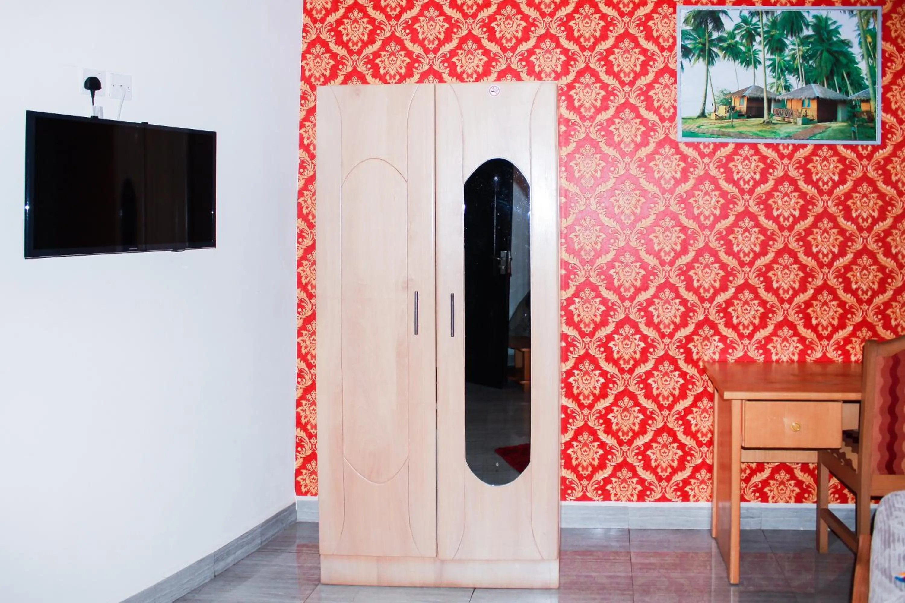 TV and multimedia in Exotic Palace Hotel