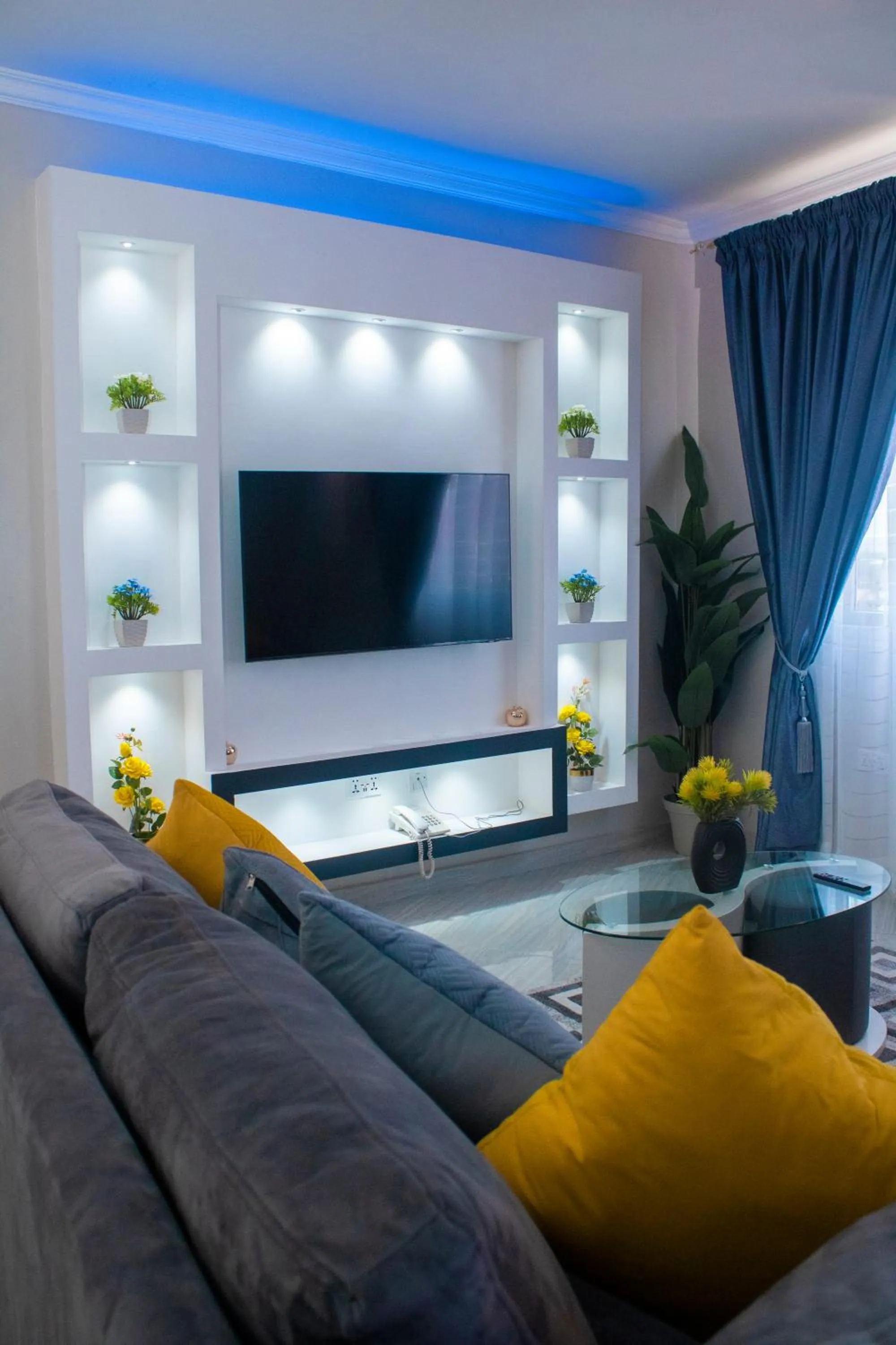 Communal lounge/ TV room in Exotic Palace Hotel