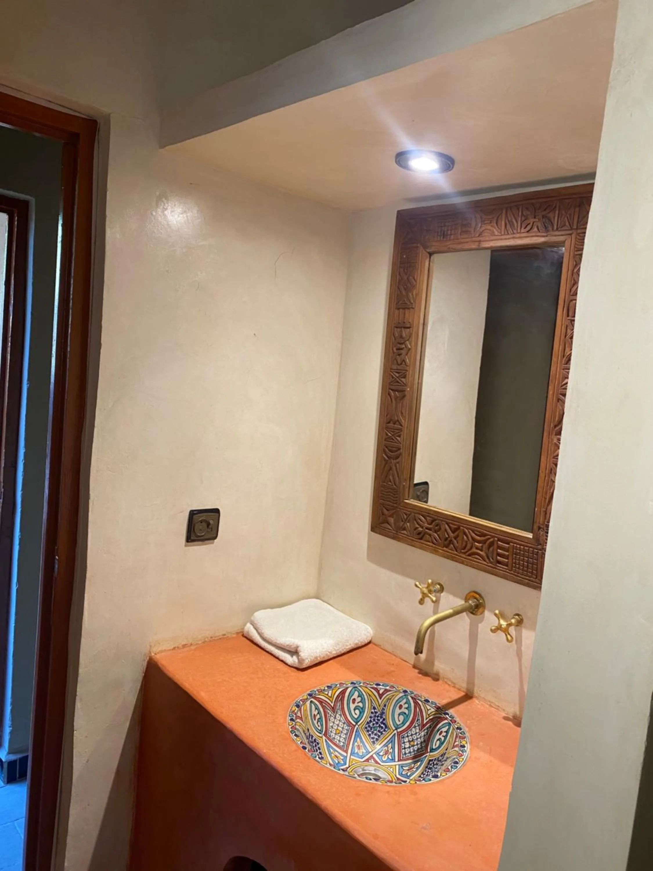 Bathroom in Kasbah Erg Chebbi