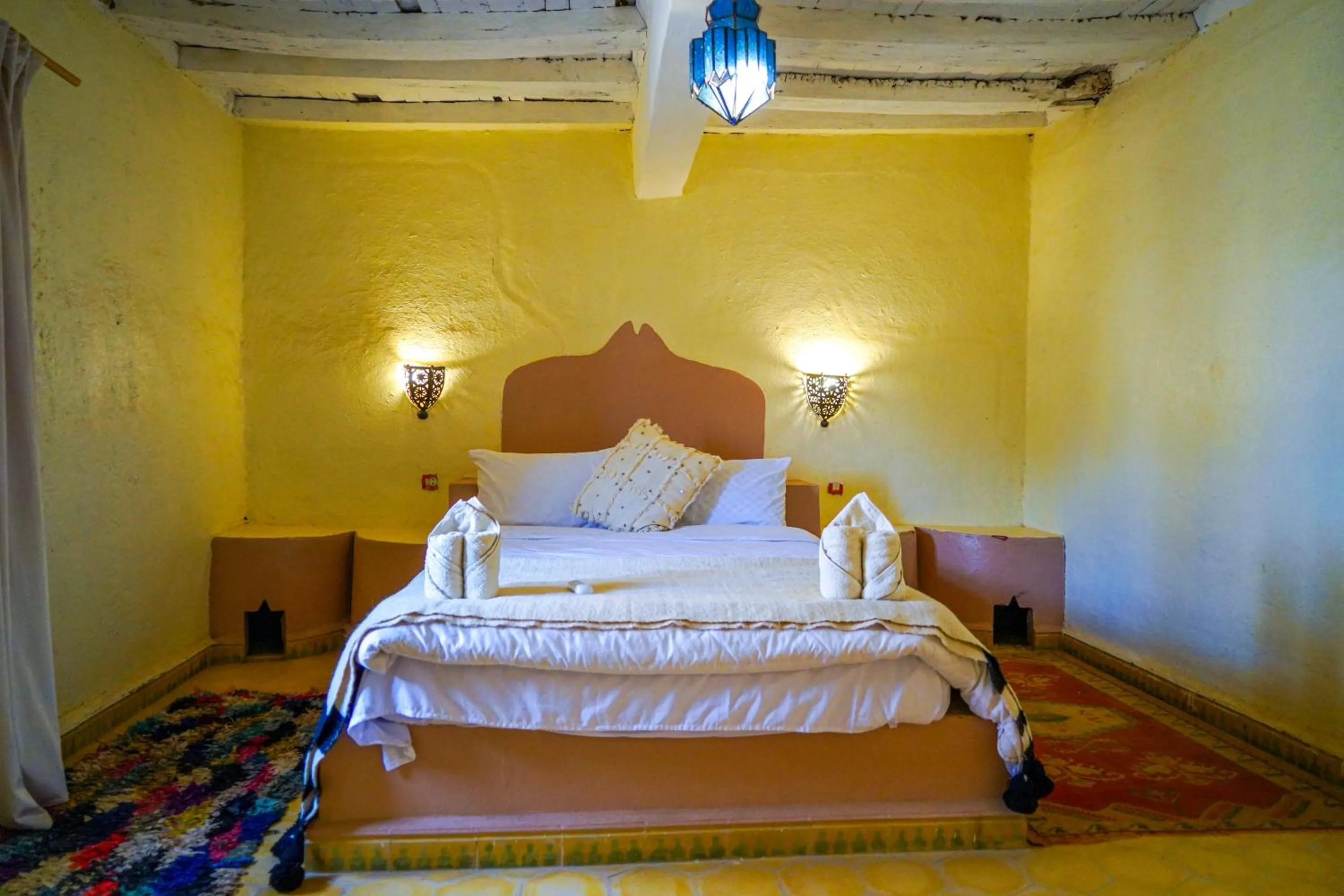 Bed in Kasbah Erg Chebbi