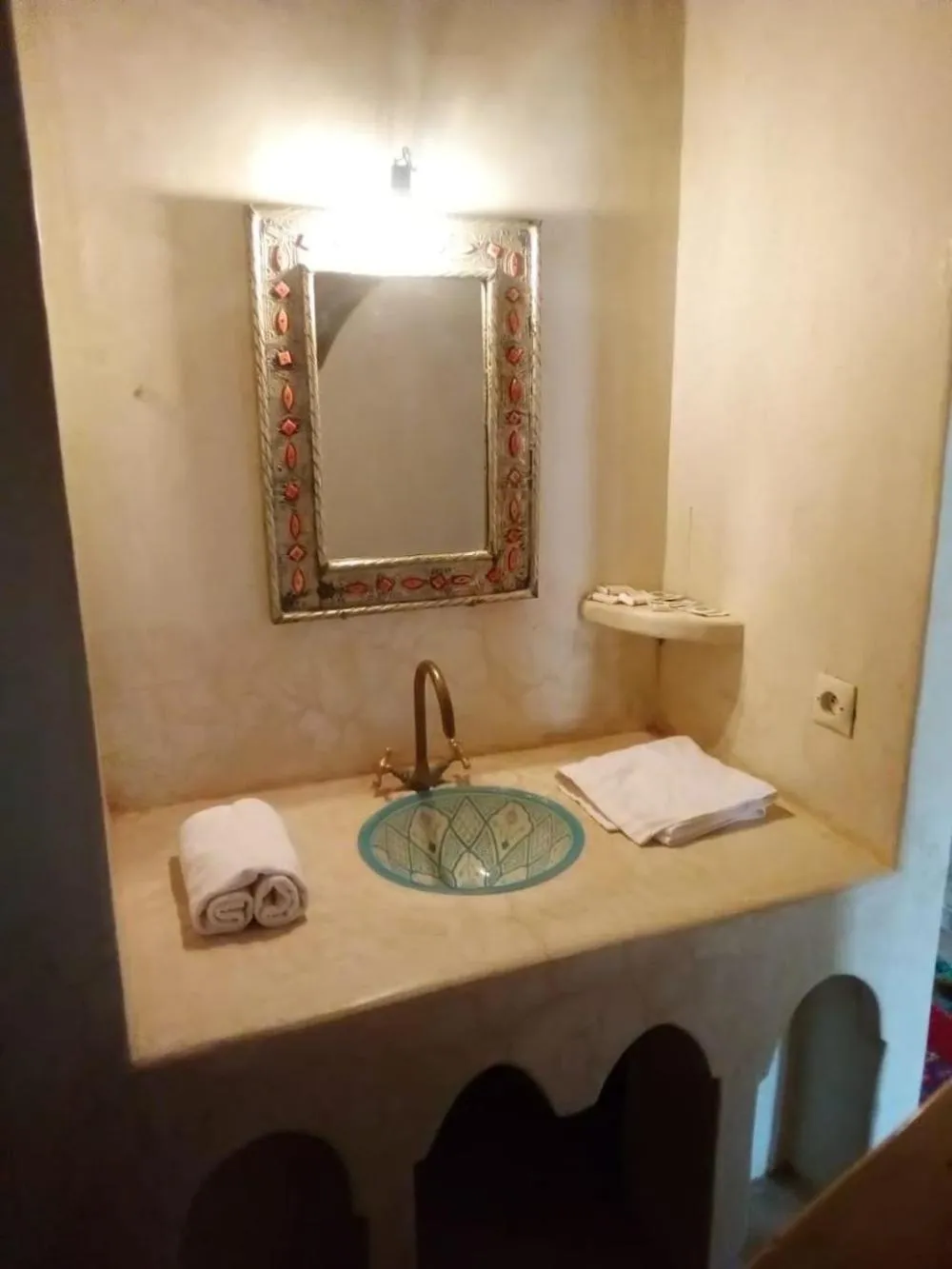 Shower in Kasbah Erg Chebbi