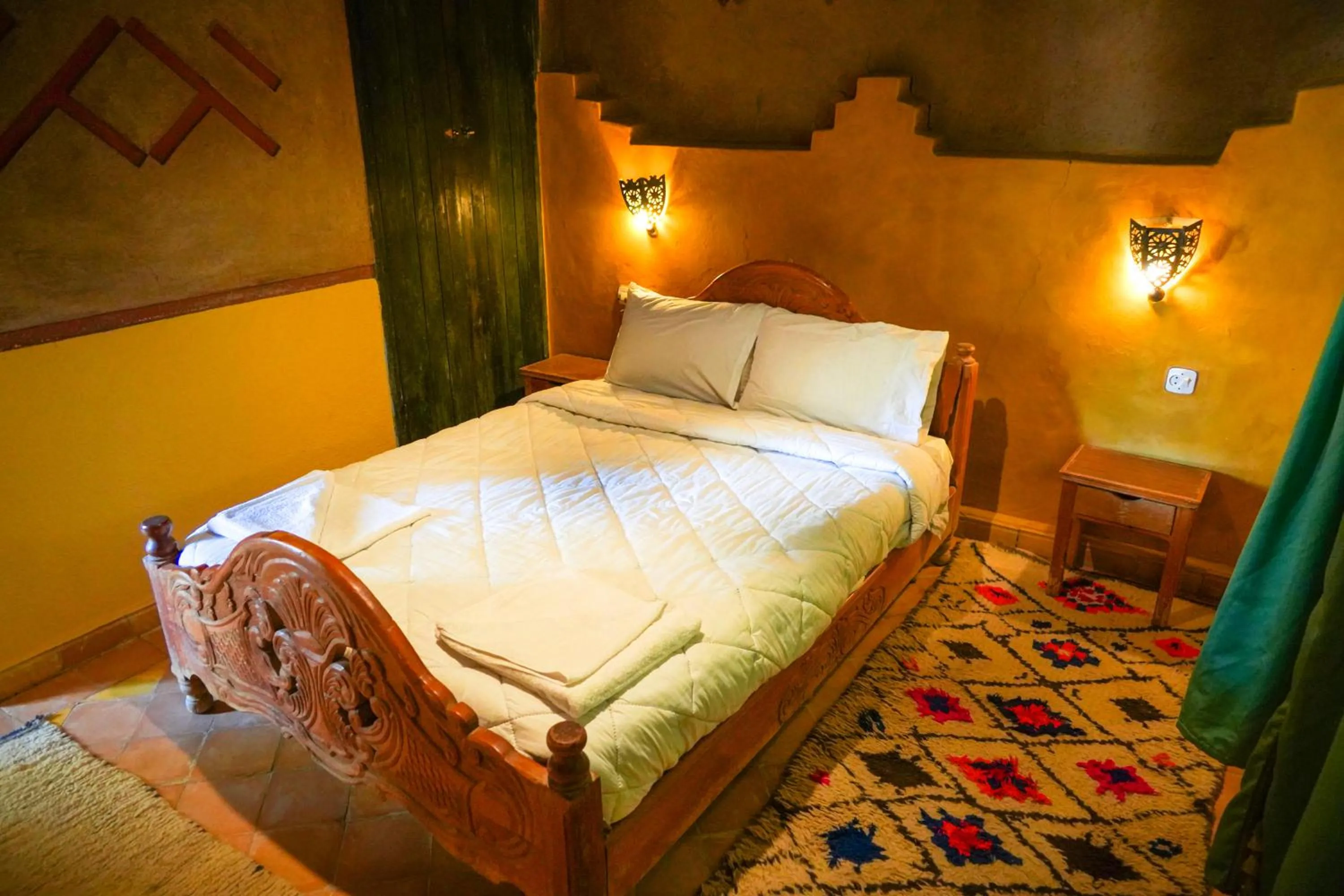 Bed in Kasbah Erg Chebbi