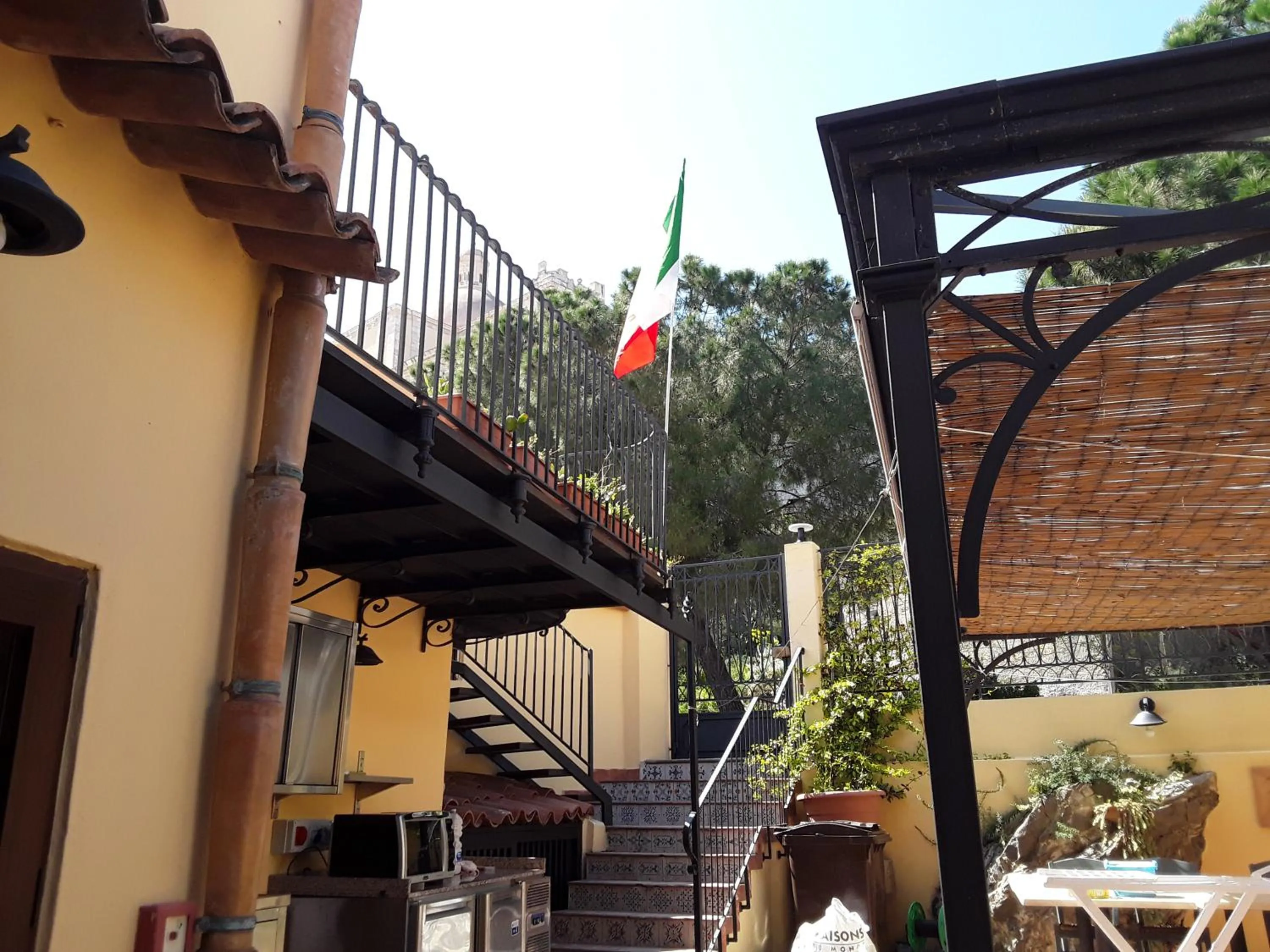 Garden in Al Castello B&B