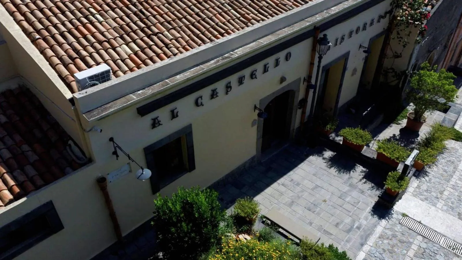 Property building in Al Castello B&B