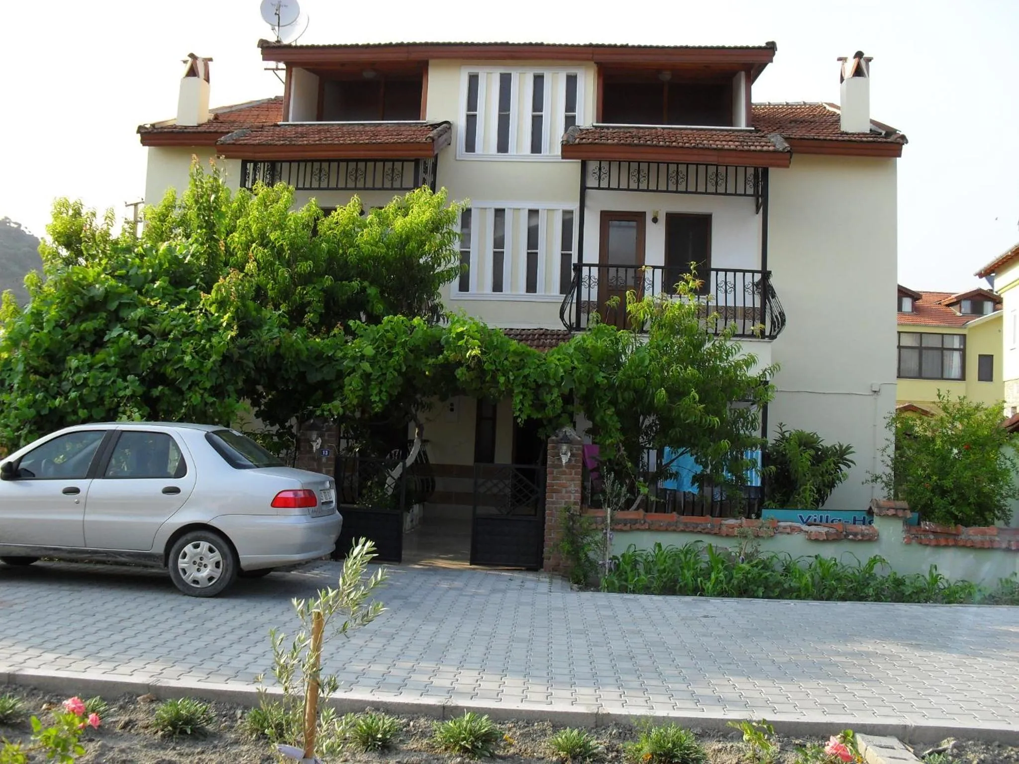 Facade/entrance in Villa Ozalp Apartments