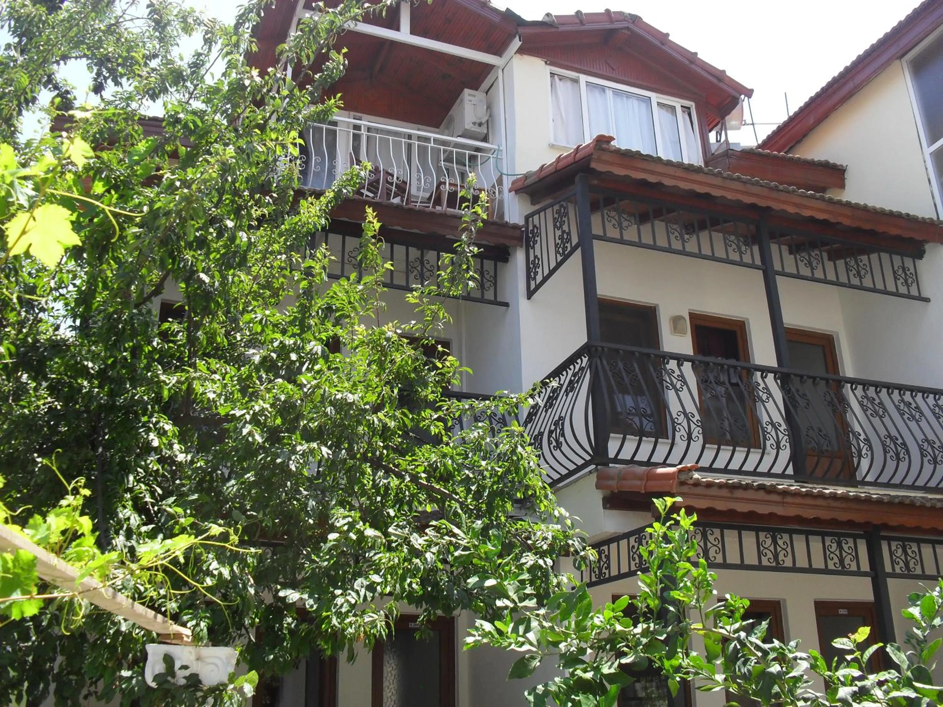 Property building in Villa Ozalp Apartments