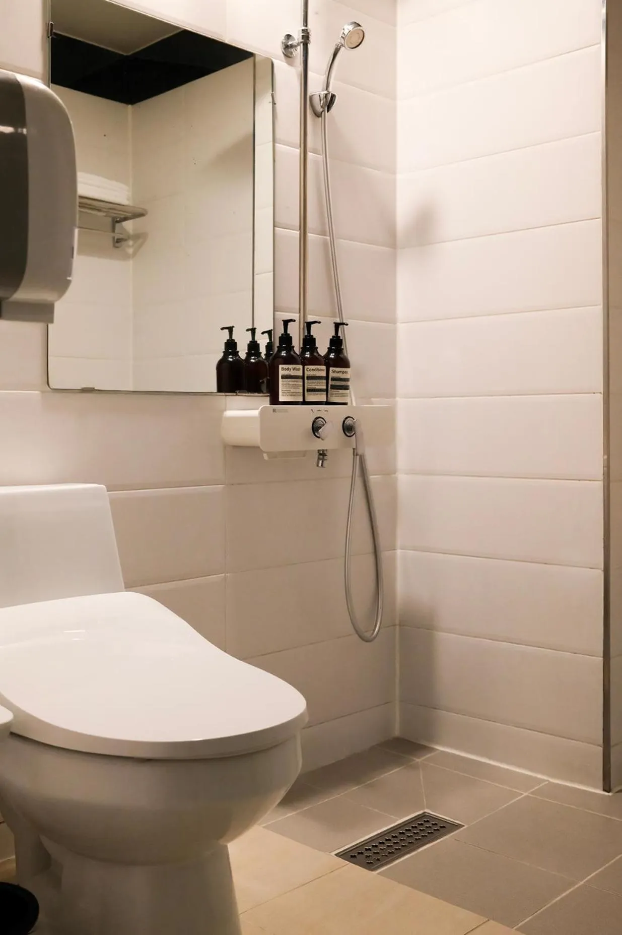 Shower in 호텔 인썸니아 Hotel Insomnia 失眠酒店
