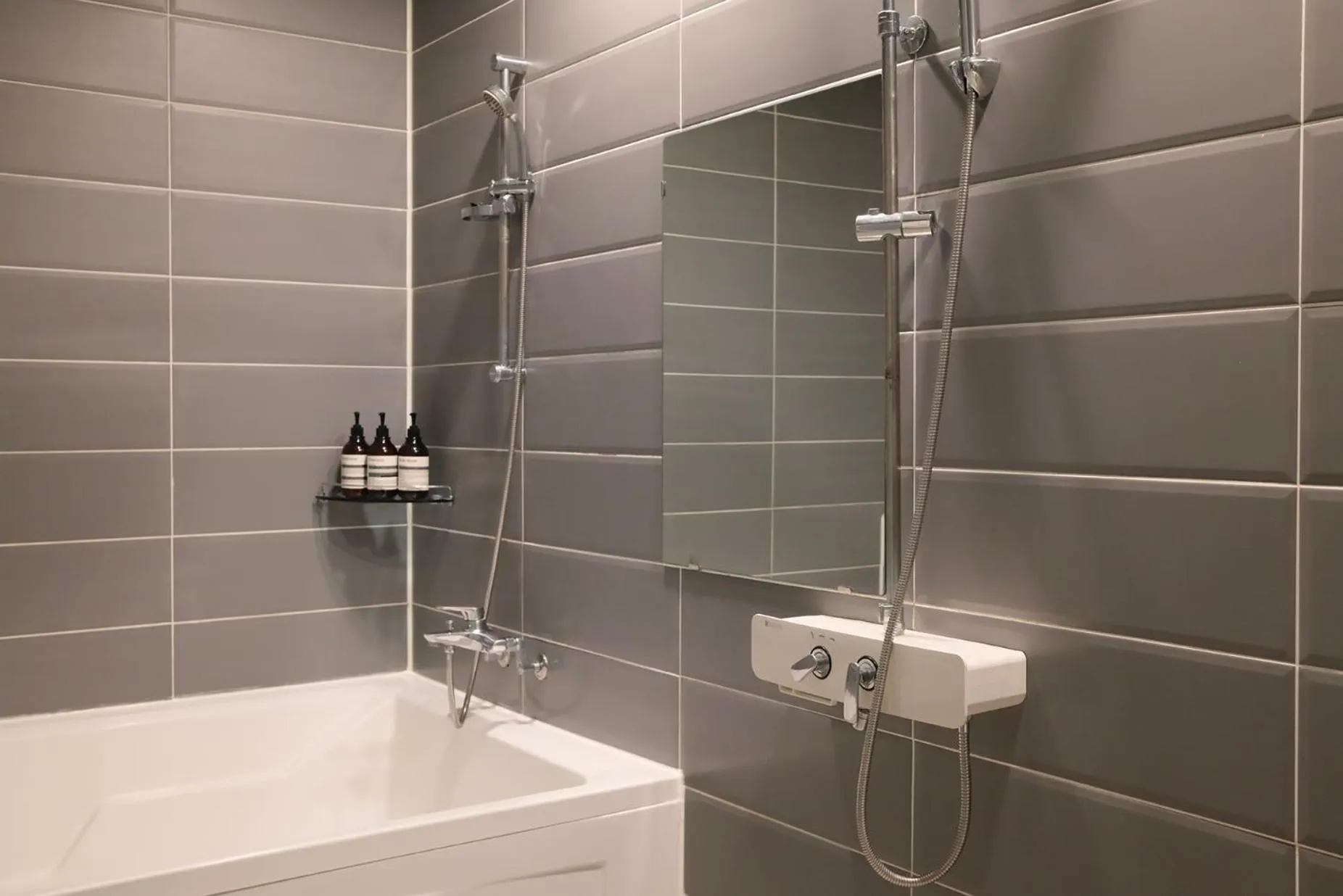 Shower in 호텔 인썸니아 Hotel Insomnia 失眠酒店