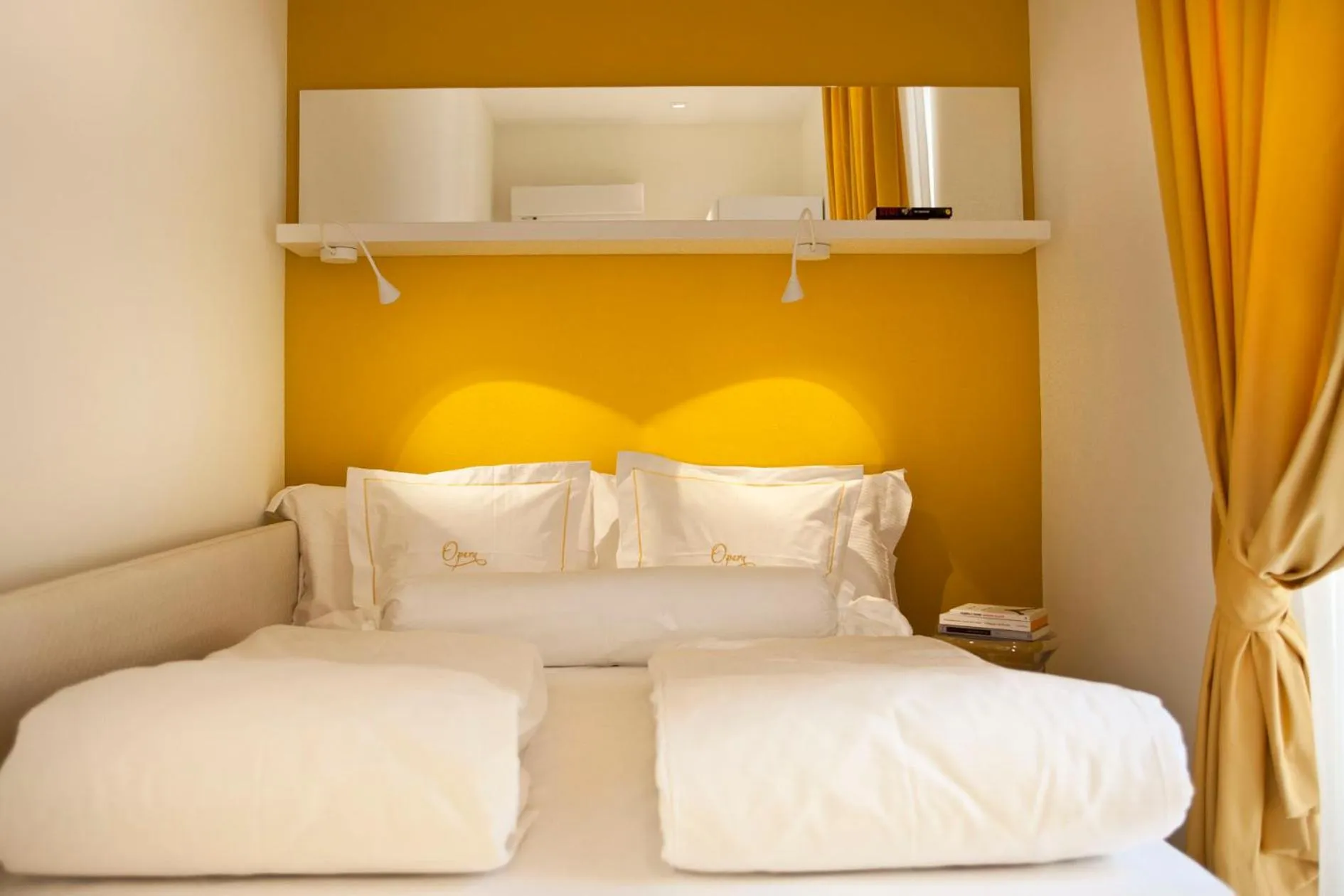 Bedroom, Bed in Opera Relais De Charme - Aparthotel