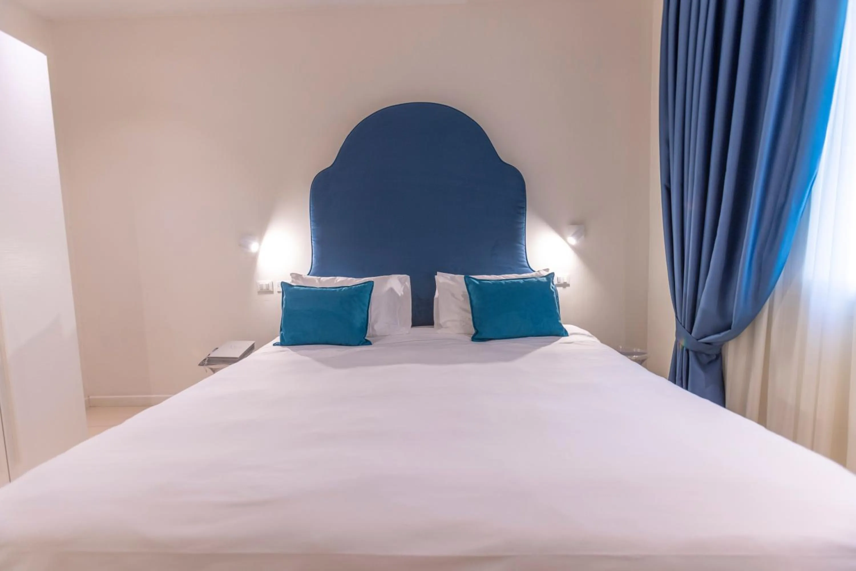 Bedroom, Bed in Opera Relais De Charme - Aparthotel