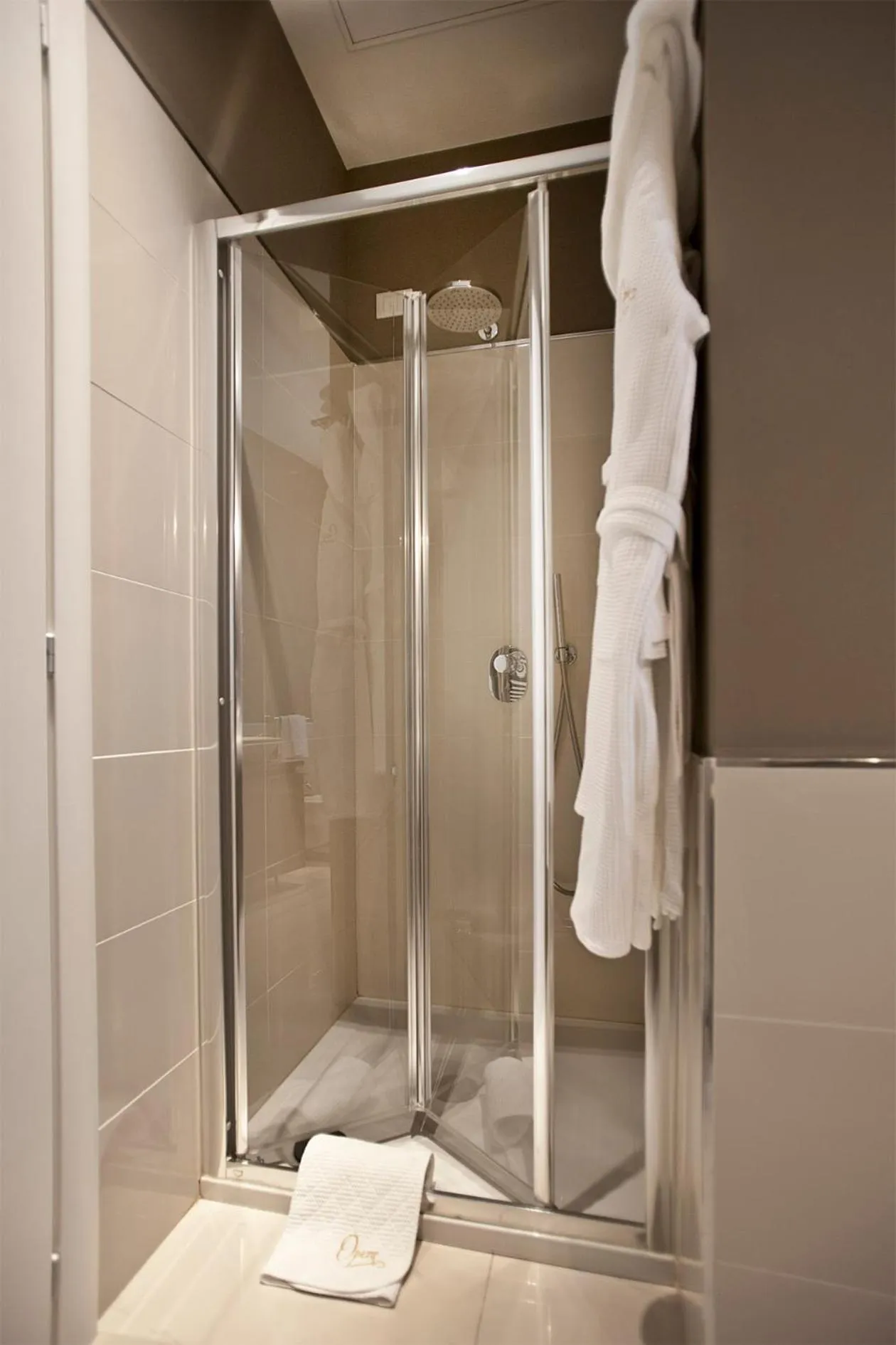 Bathroom in Opera Relais De Charme - Aparthotel