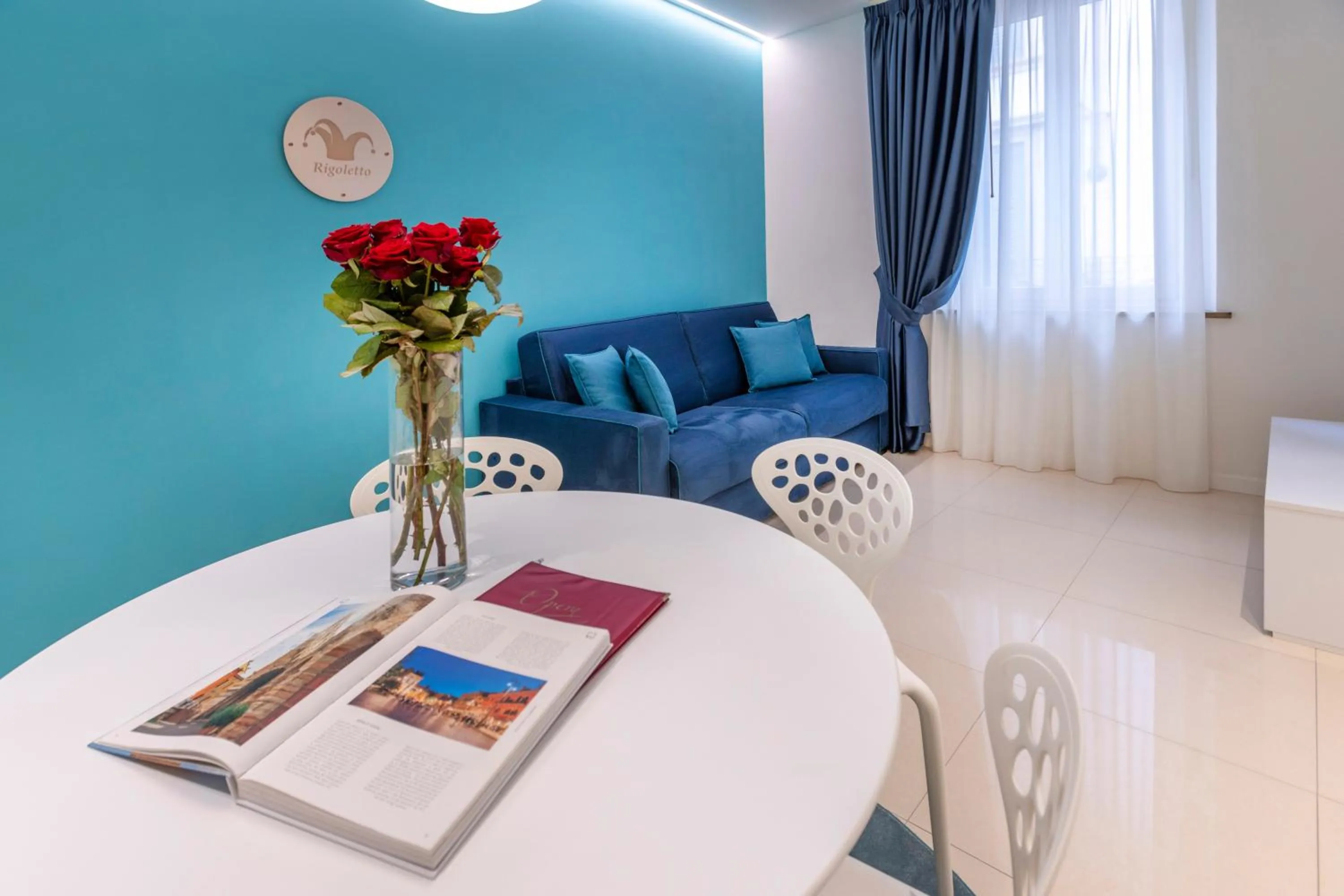 Living room, Bed in Opera Relais De Charme - Aparthotel