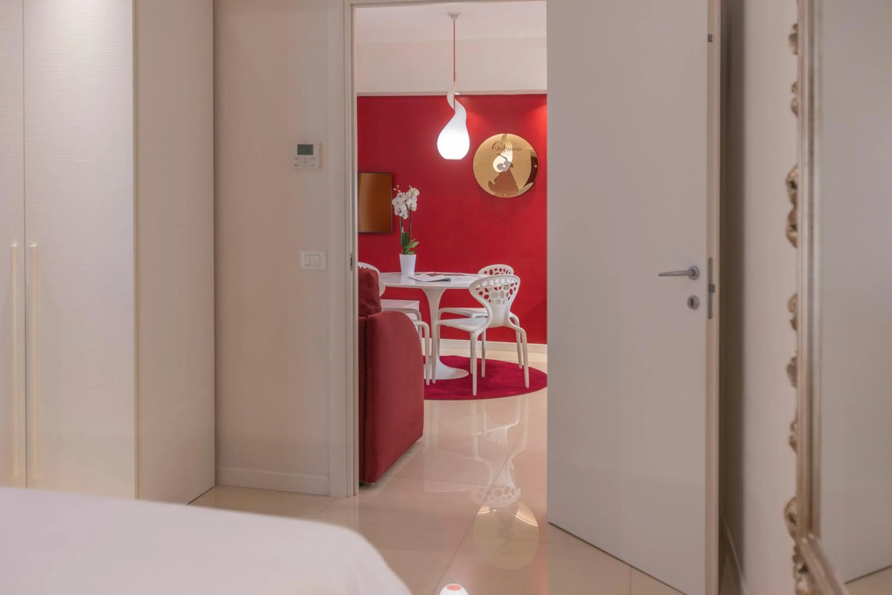 Photo of the whole room, Bed in Opera Relais De Charme - Aparthotel