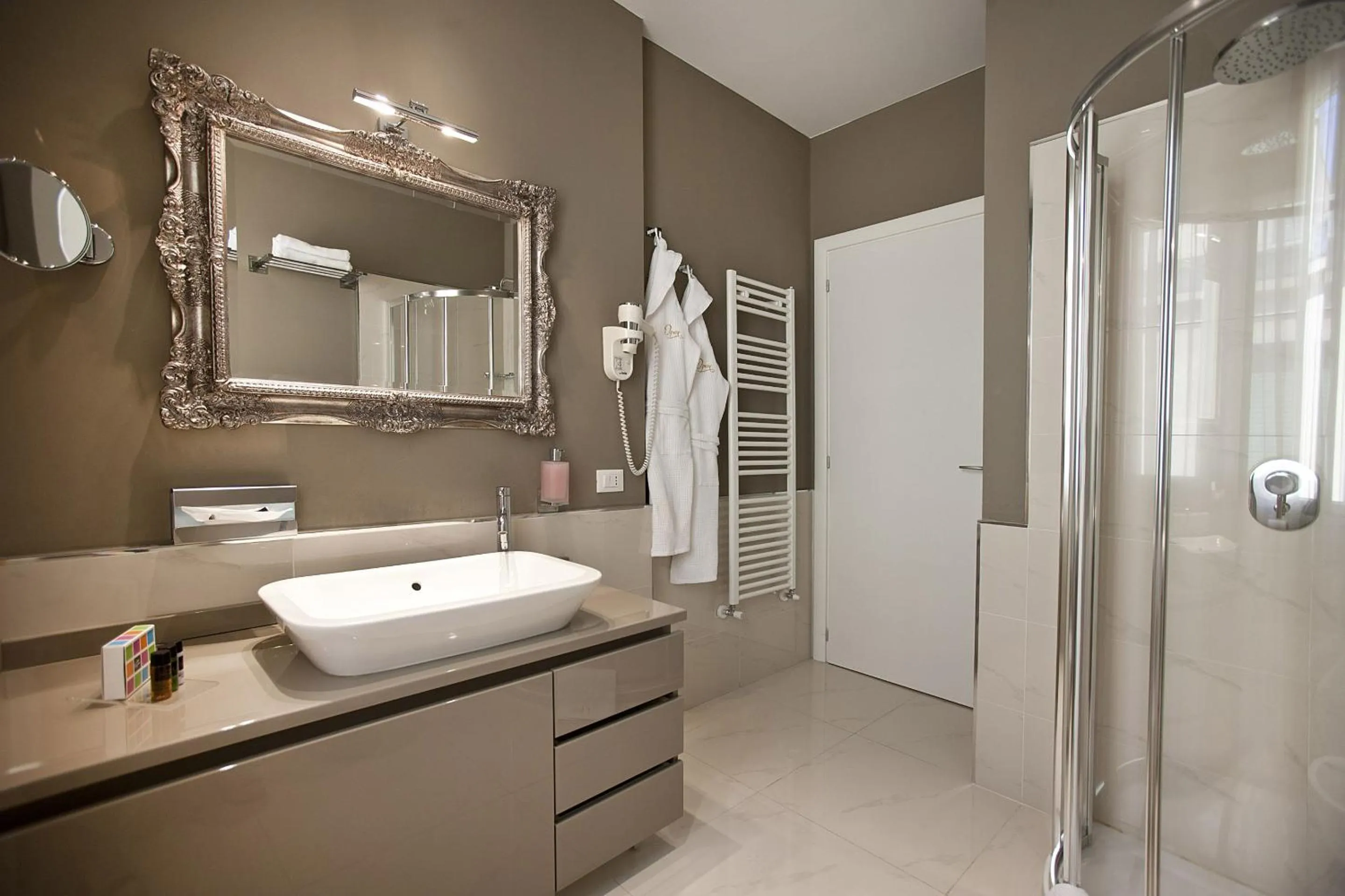 Bathroom in Opera Relais De Charme - Aparthotel