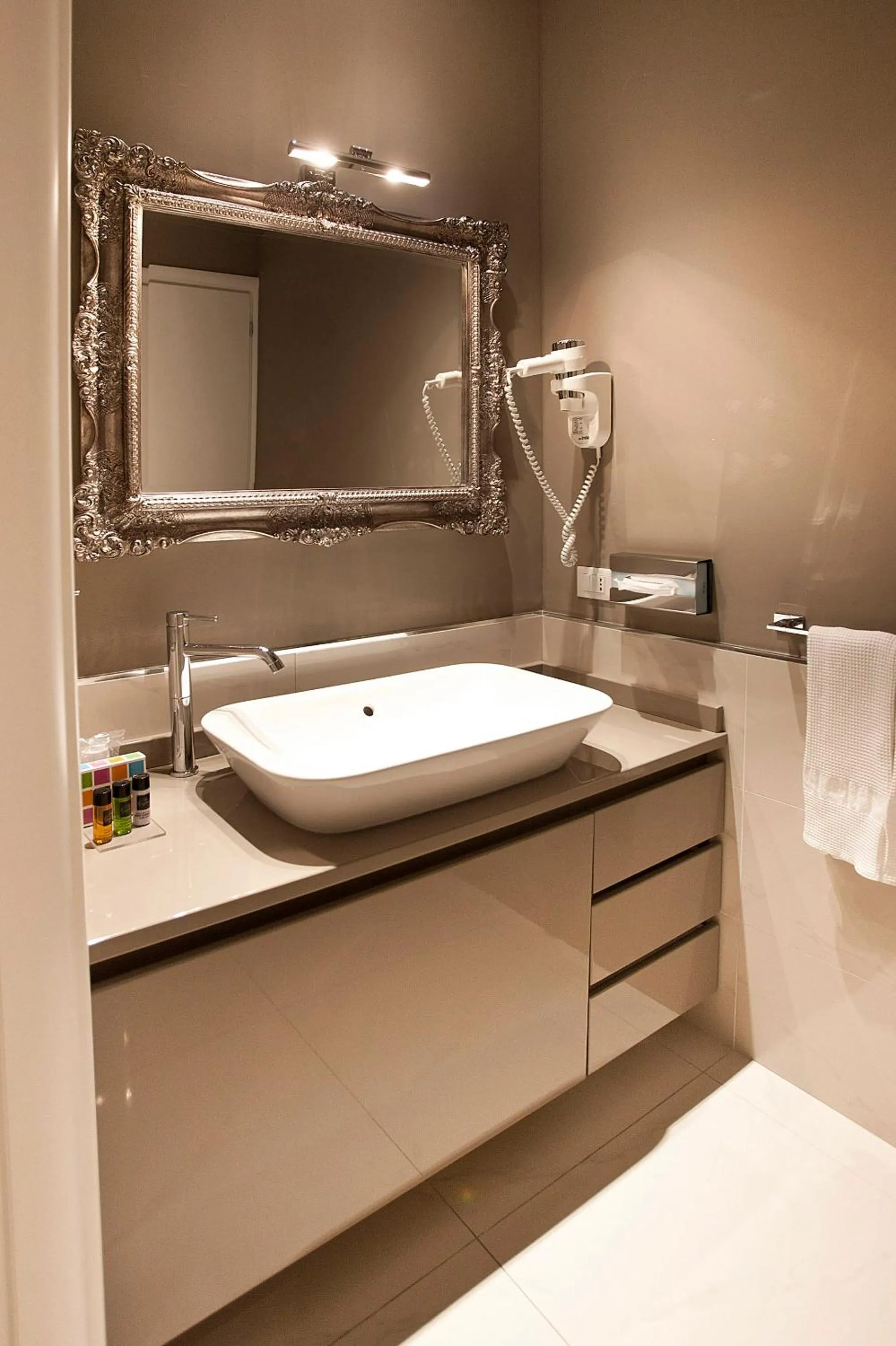 Bathroom in Opera Relais De Charme - Aparthotel