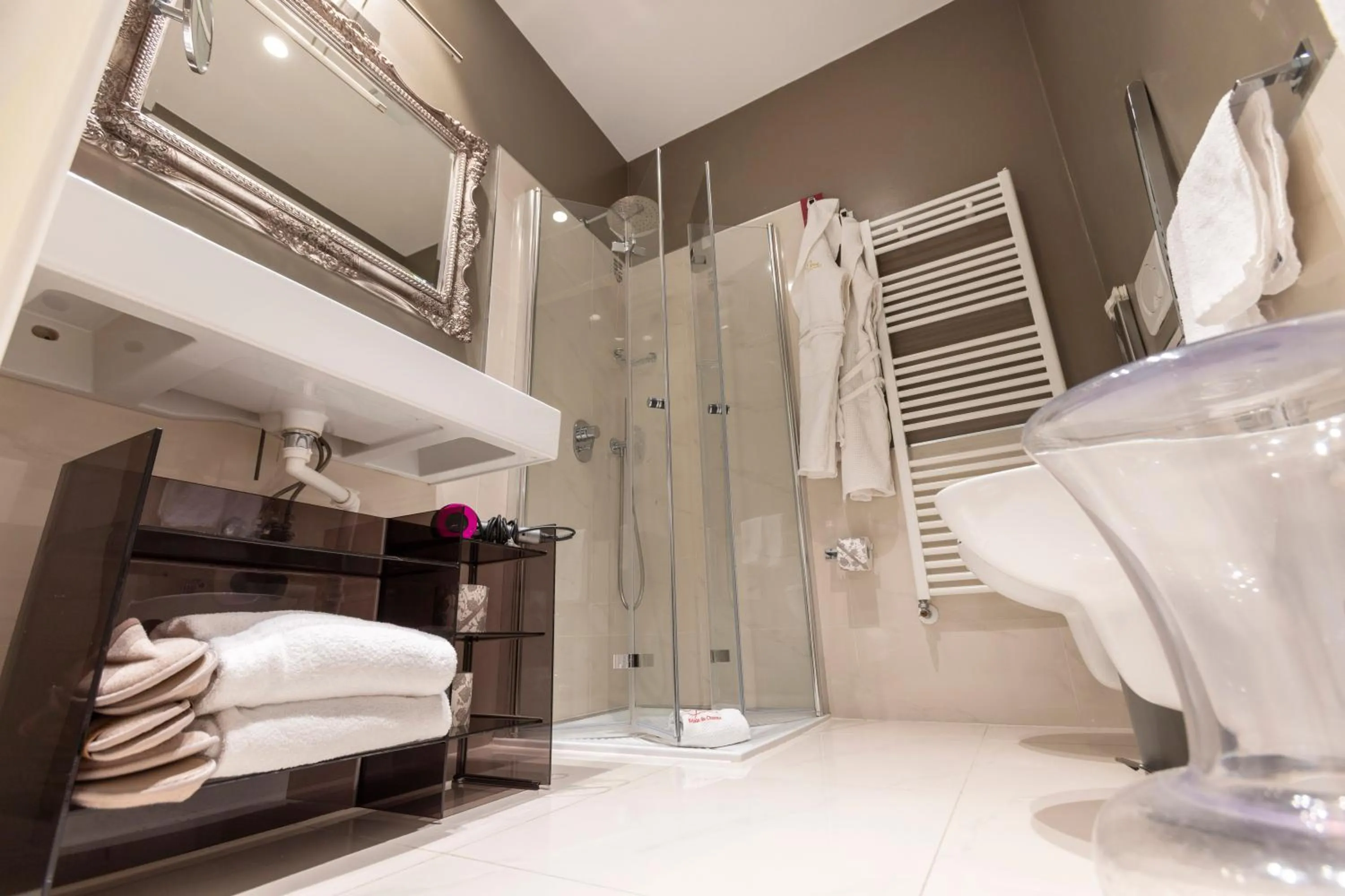 Bathroom in Opera Relais De Charme - Aparthotel