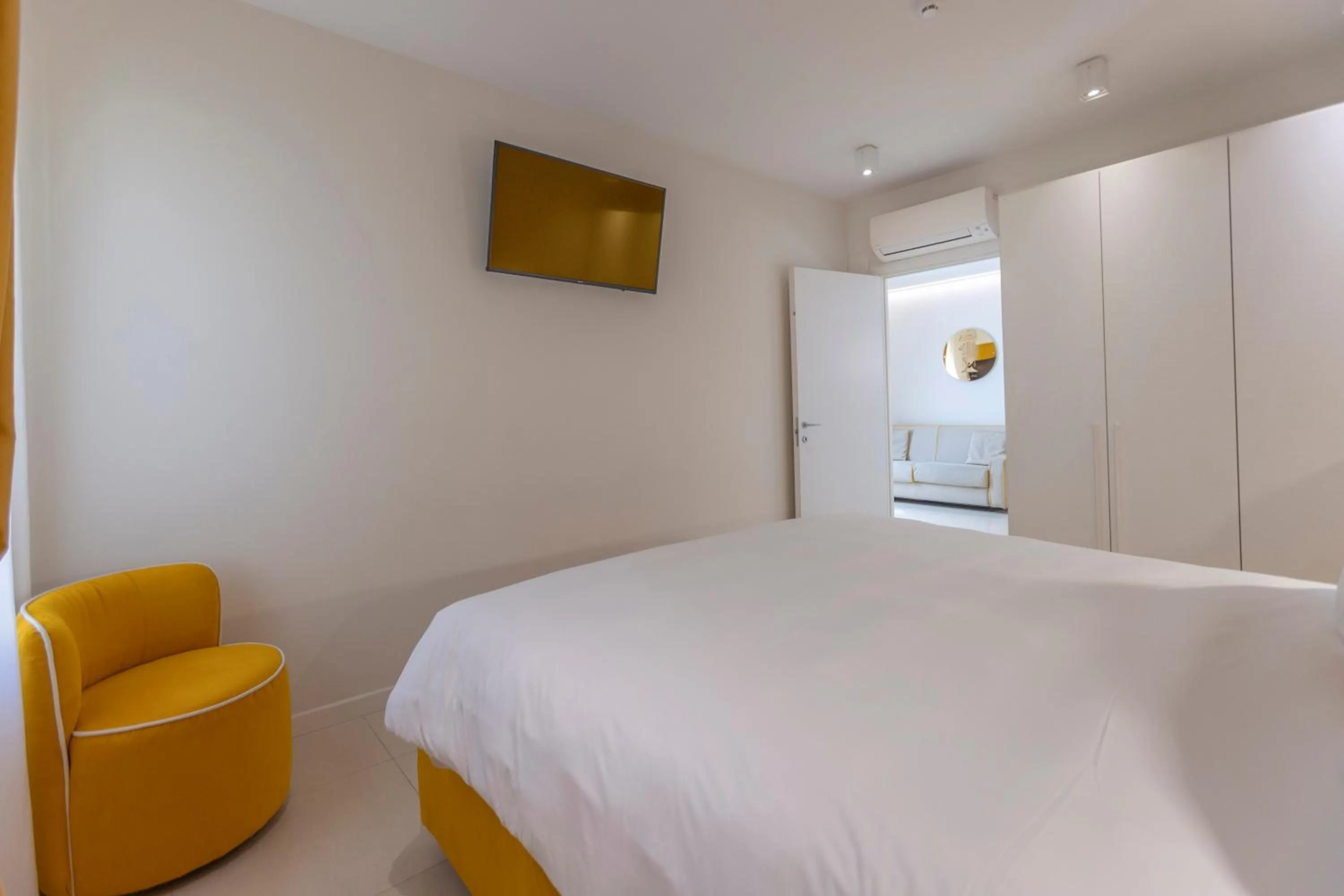 Bedroom, Bed in Opera Relais De Charme - Aparthotel