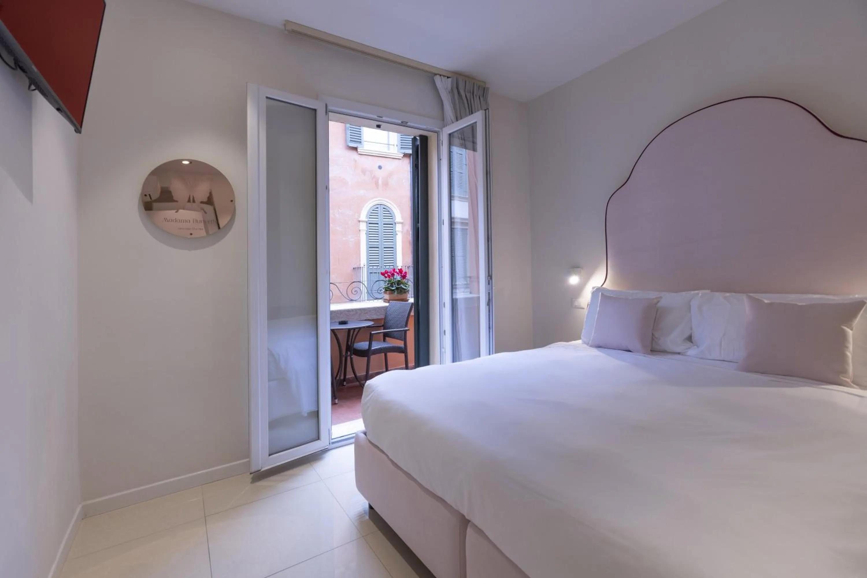 Bedroom, Bed in Opera Relais De Charme - Aparthotel