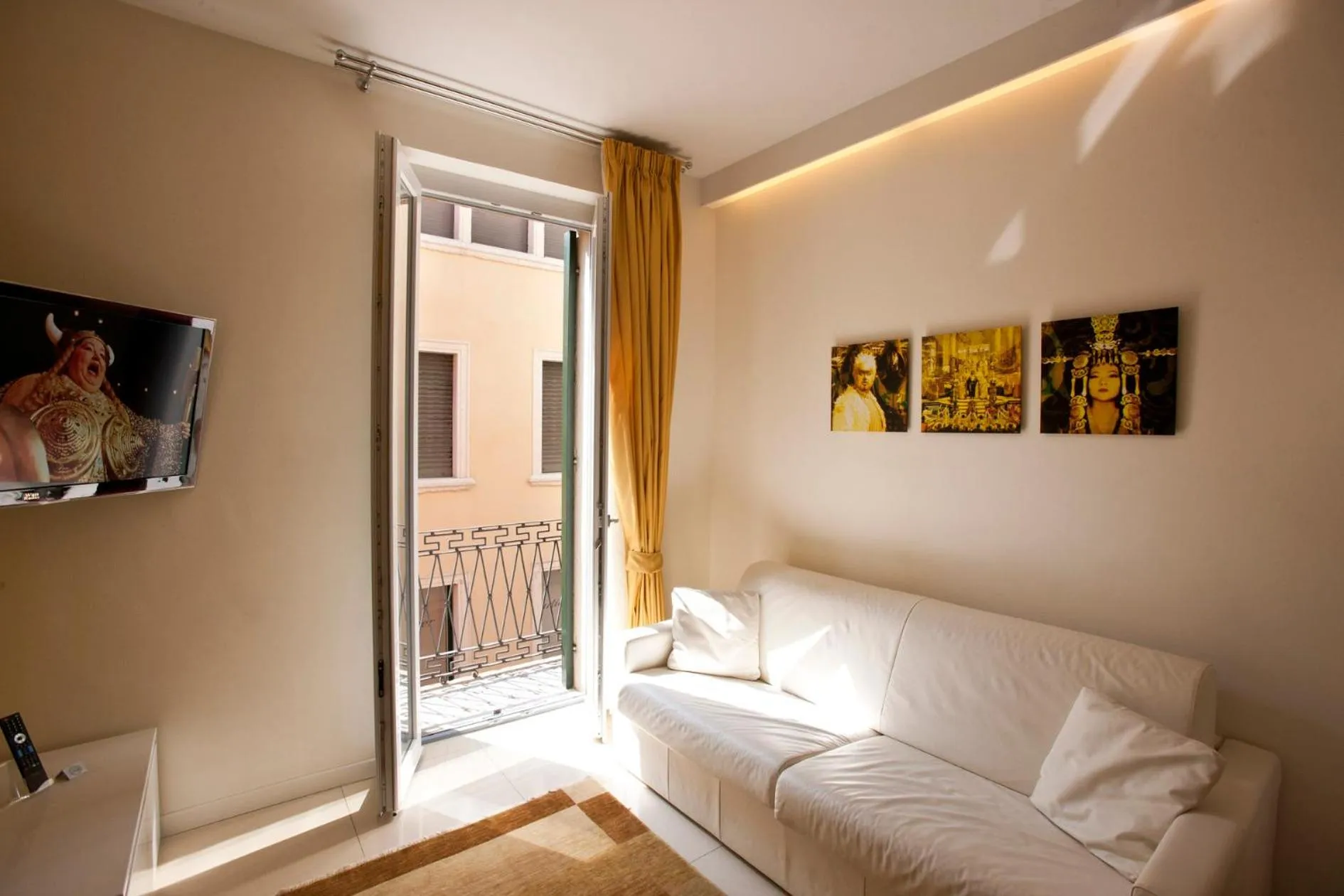Living room, Bed in Opera Relais De Charme - Aparthotel