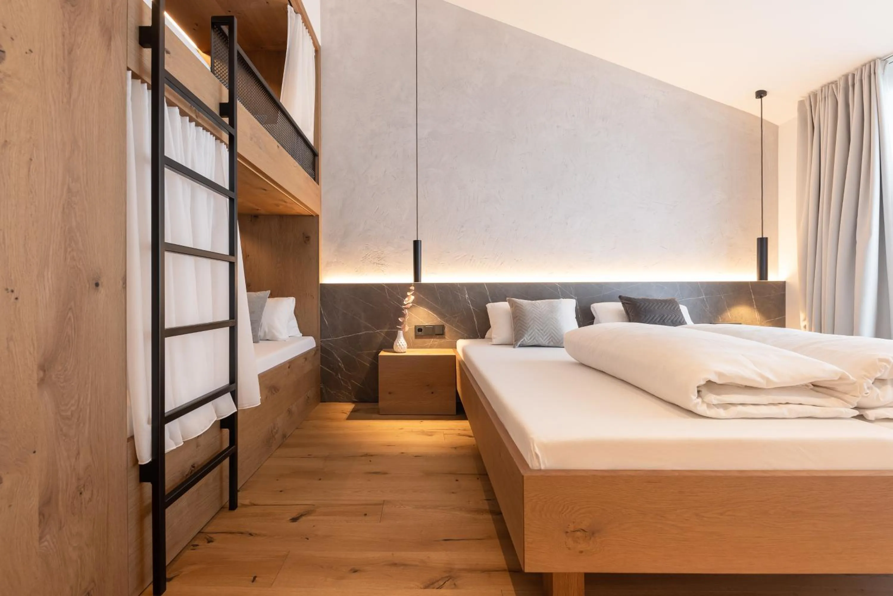 Bed in Max Mountain Apartments