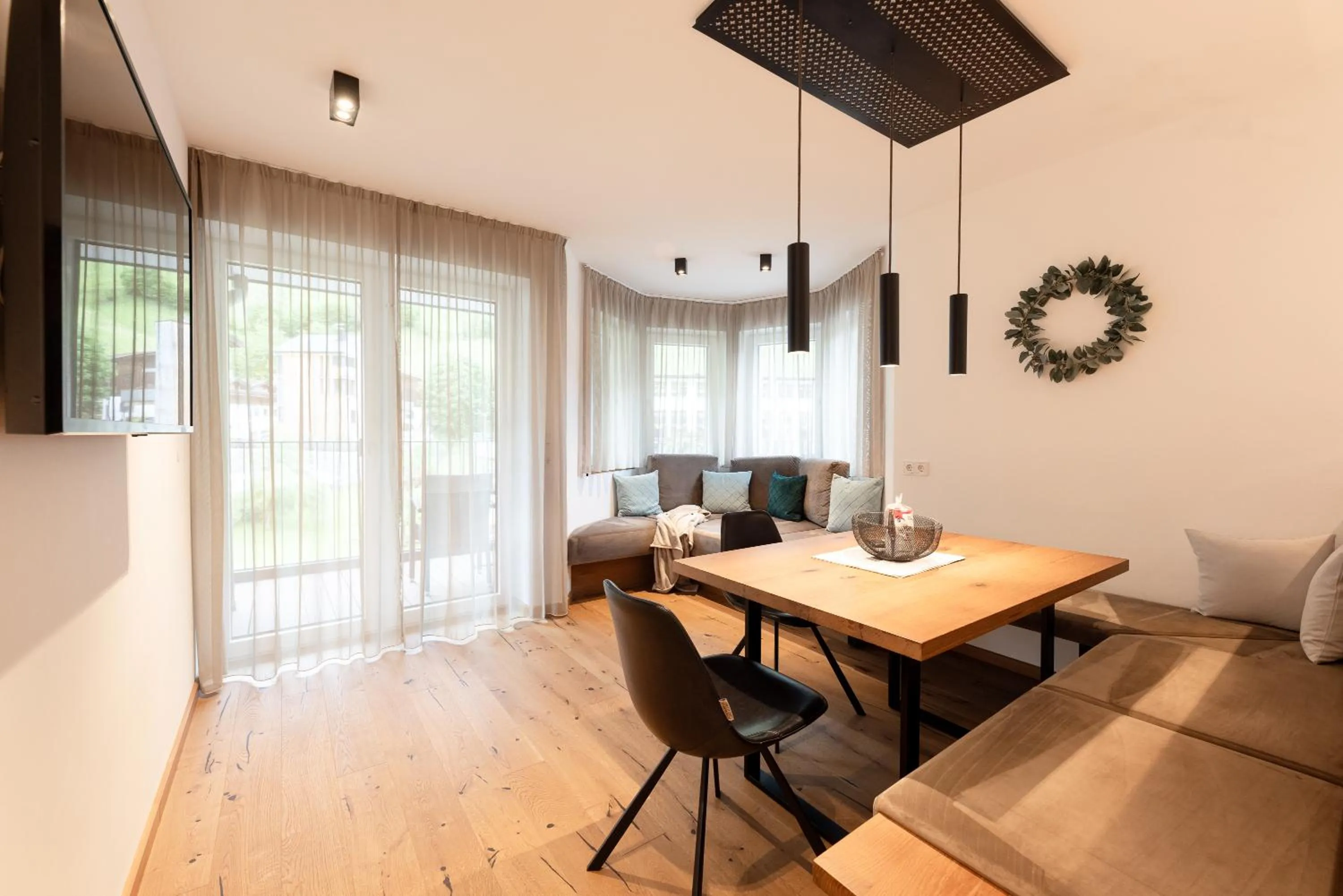 Living room in Max Mountain Apartments