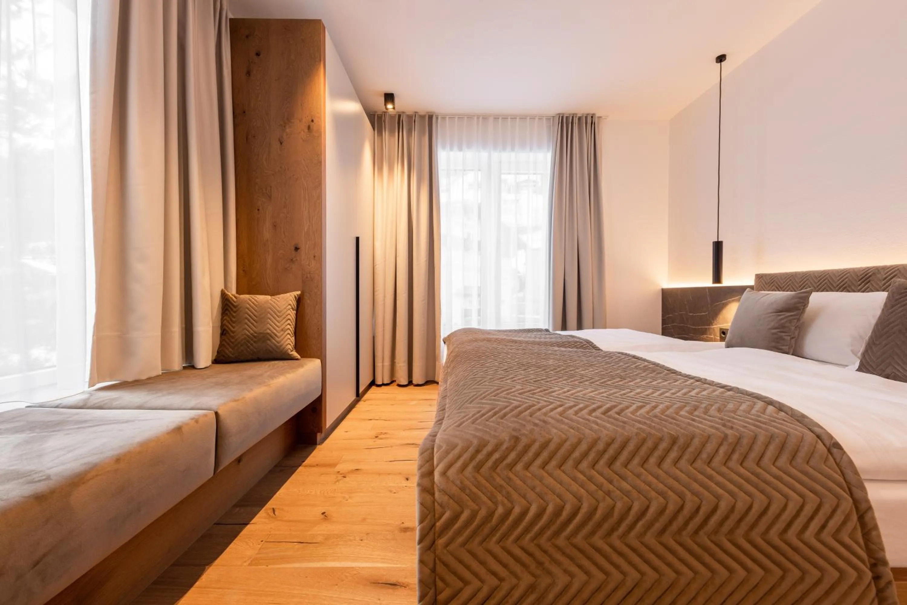 Bed in Max Mountain Apartments