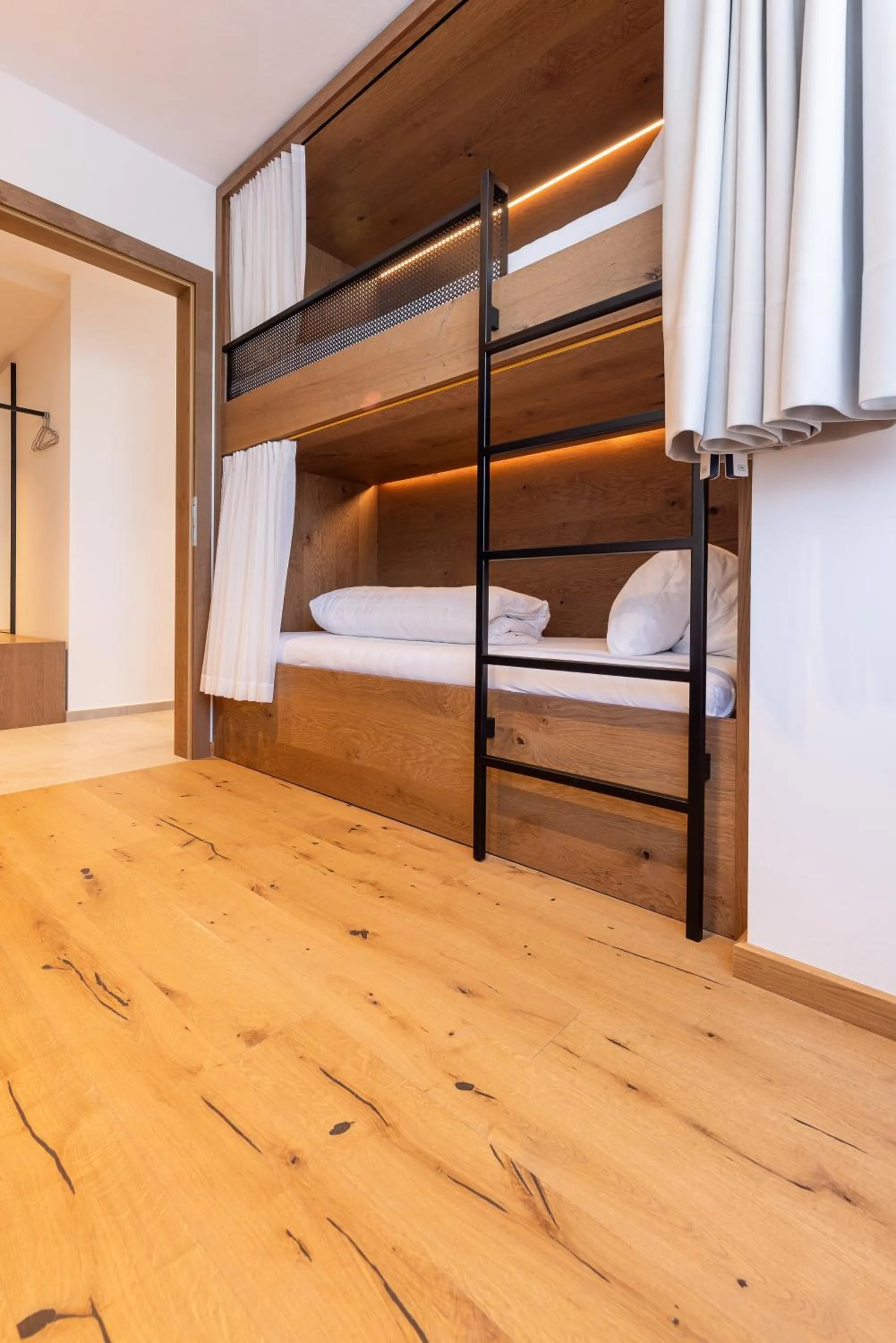 Bed in Max Mountain Apartments