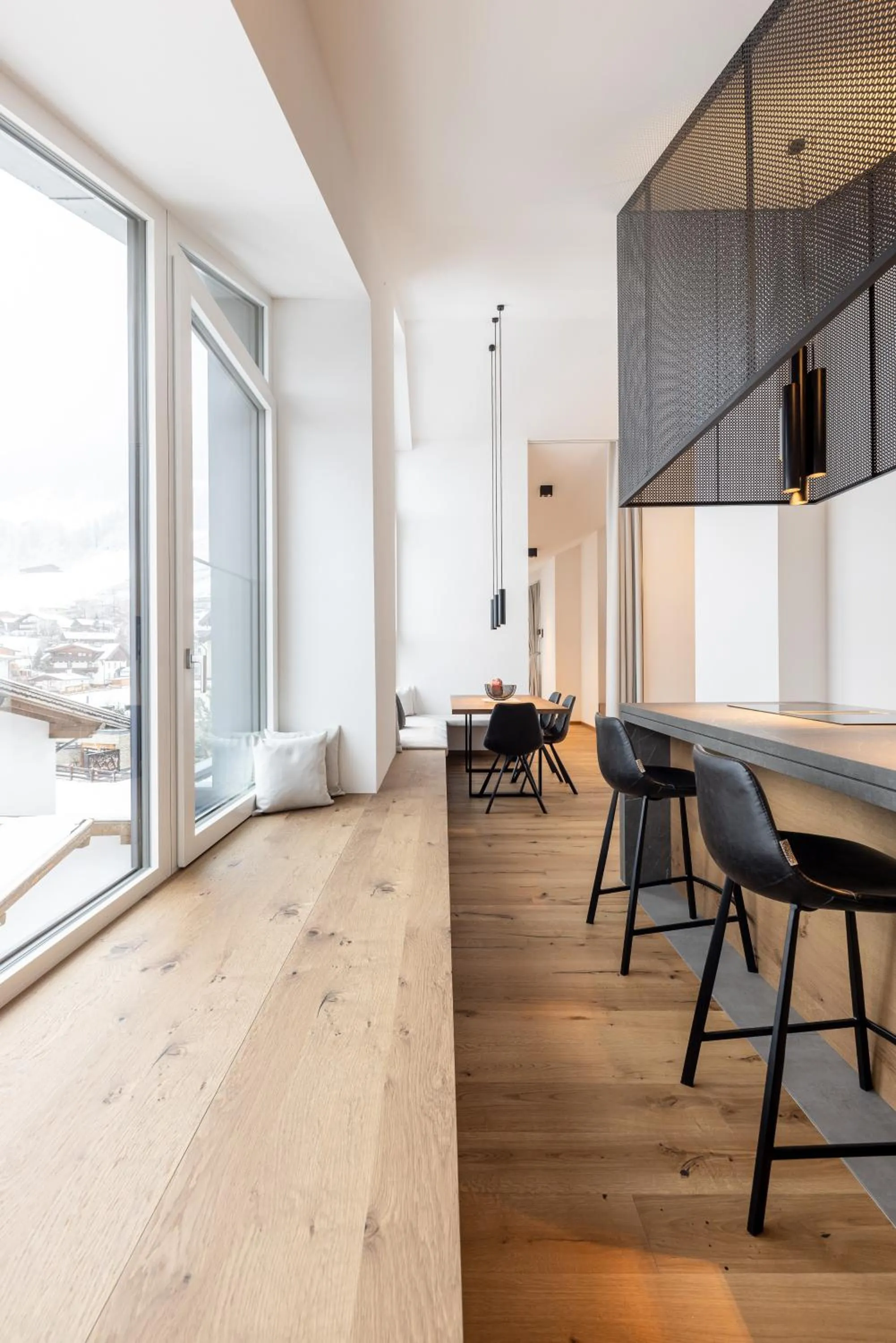Dining area in Max Mountain Apartments