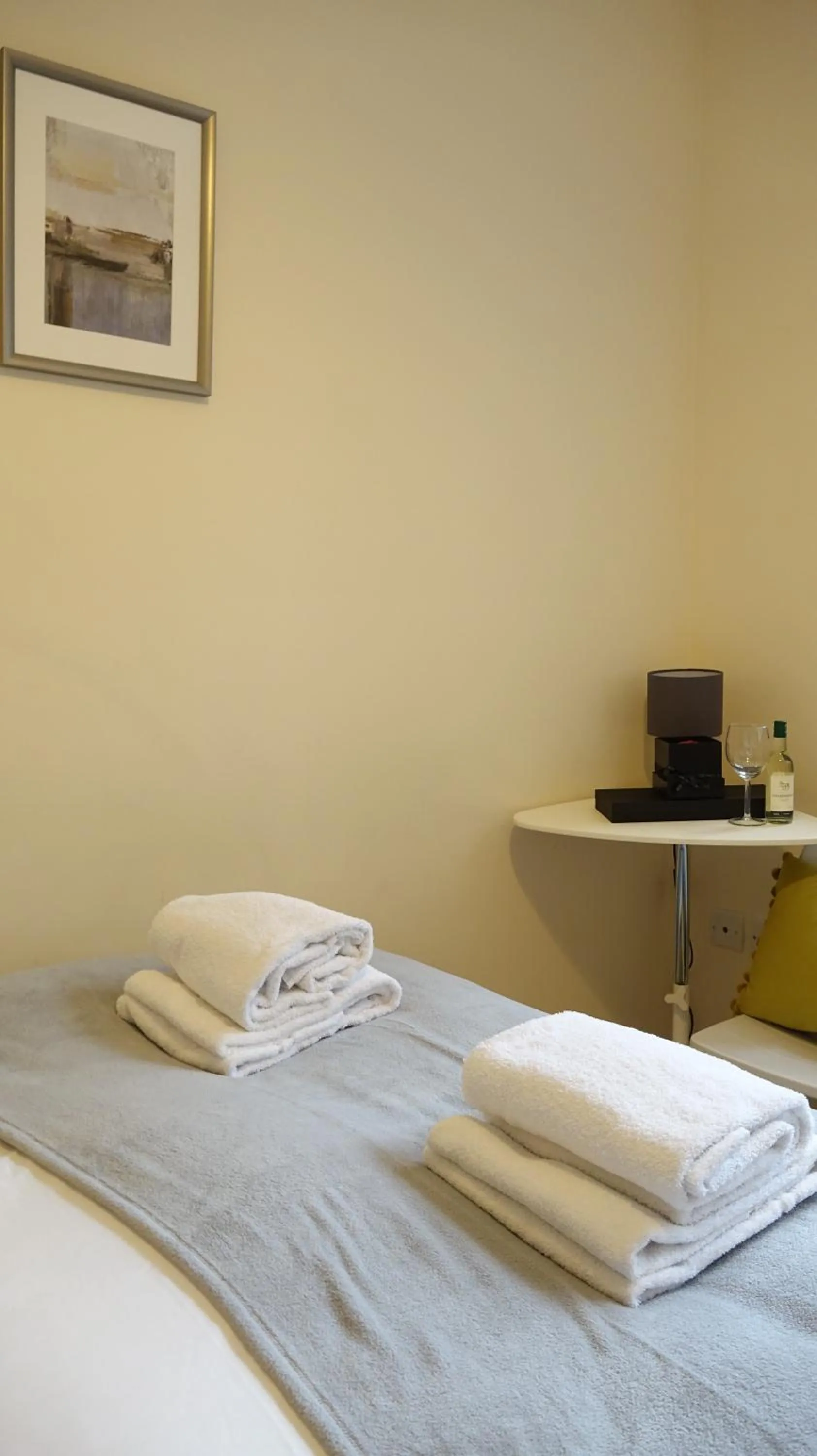 Bedroom, Bed in Heathrow Ensuite Rooms- Auto check in