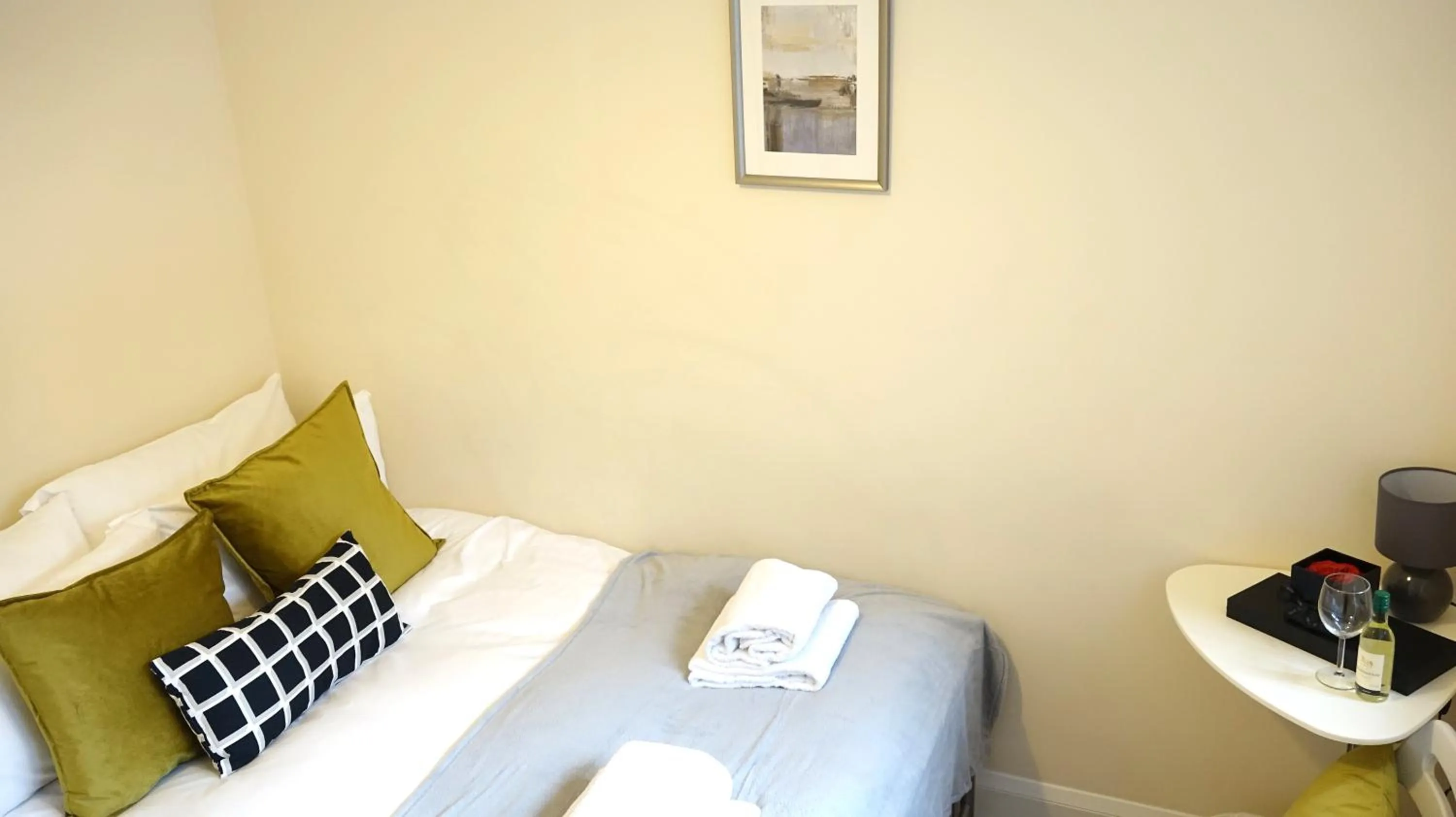 Bedroom, Bed in Heathrow Ensuite Rooms- Auto check in