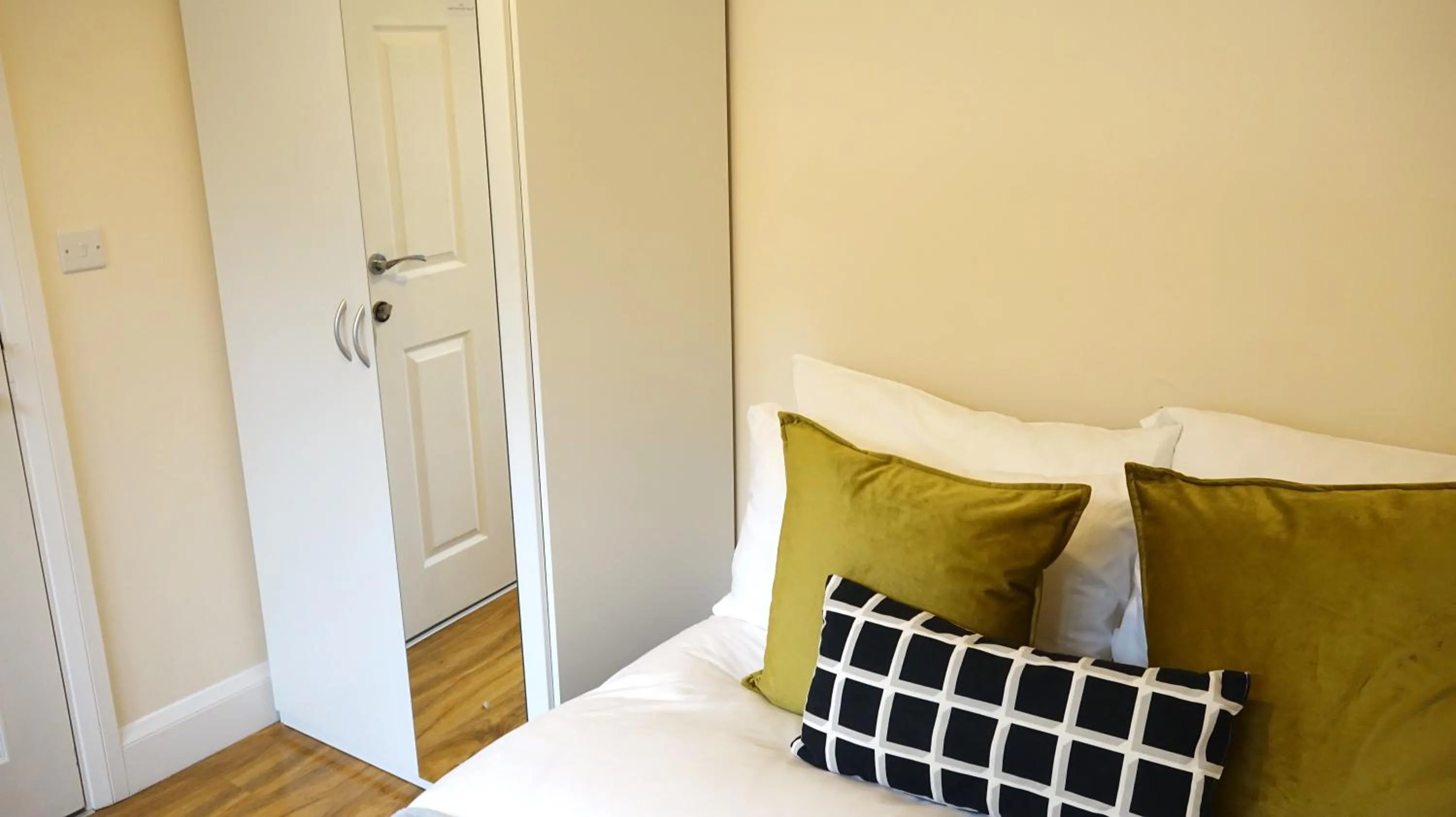 Bedroom, Bed in Heathrow Ensuite Rooms- Auto check in