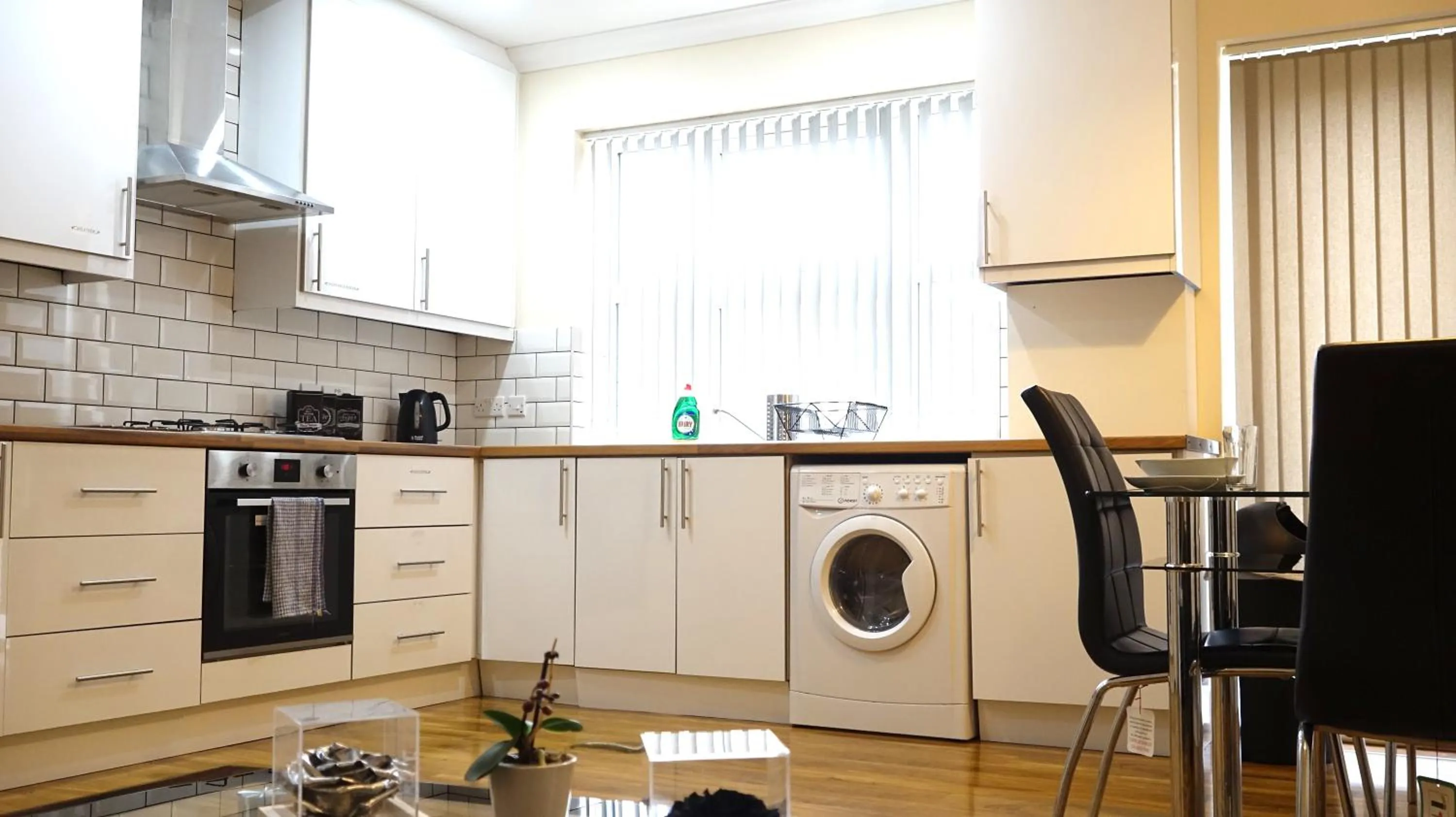 Living room in Heathrow Ensuite Rooms- Auto check in