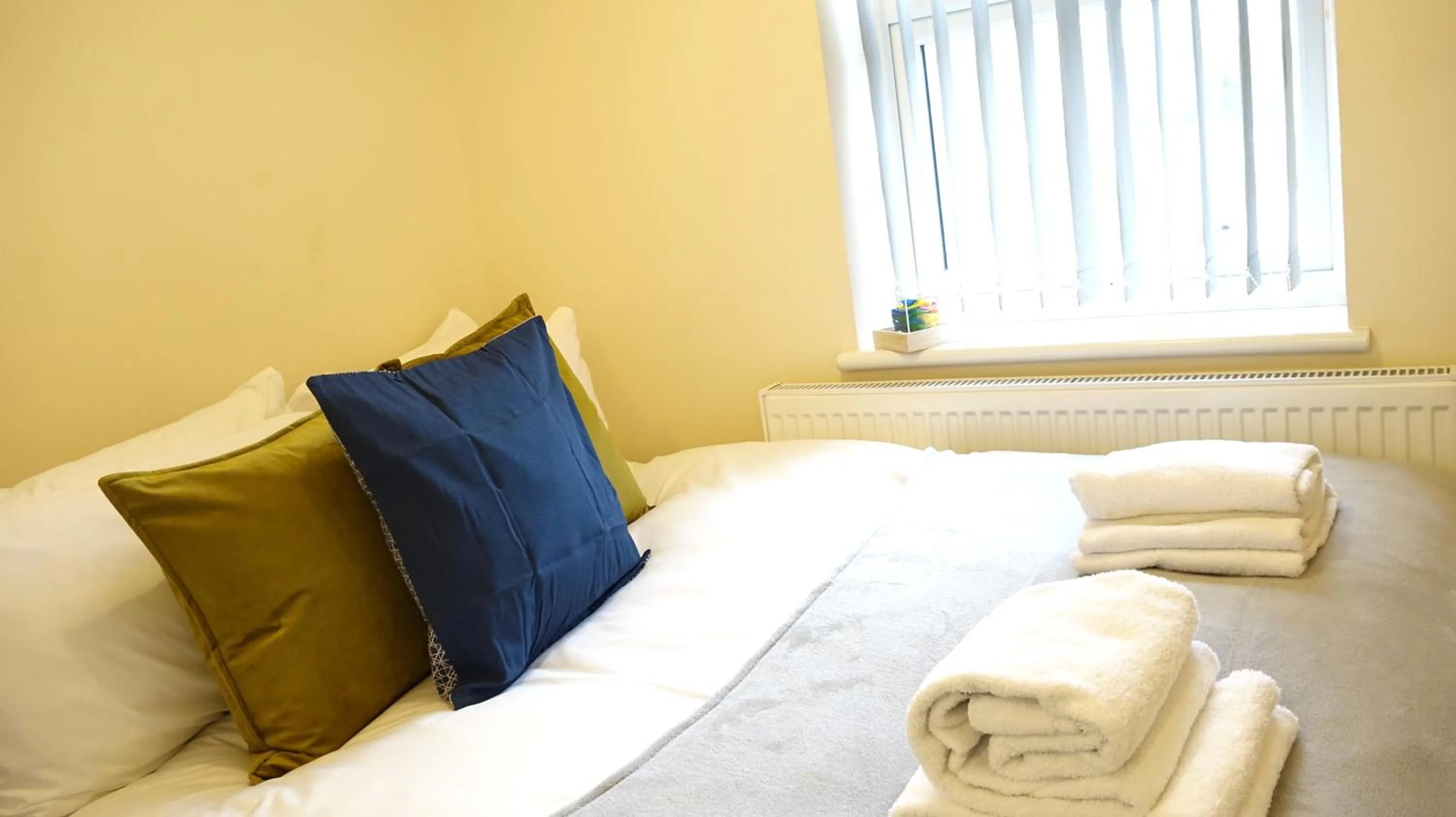 Bedroom, Bed in Heathrow Ensuite Rooms- Auto check in