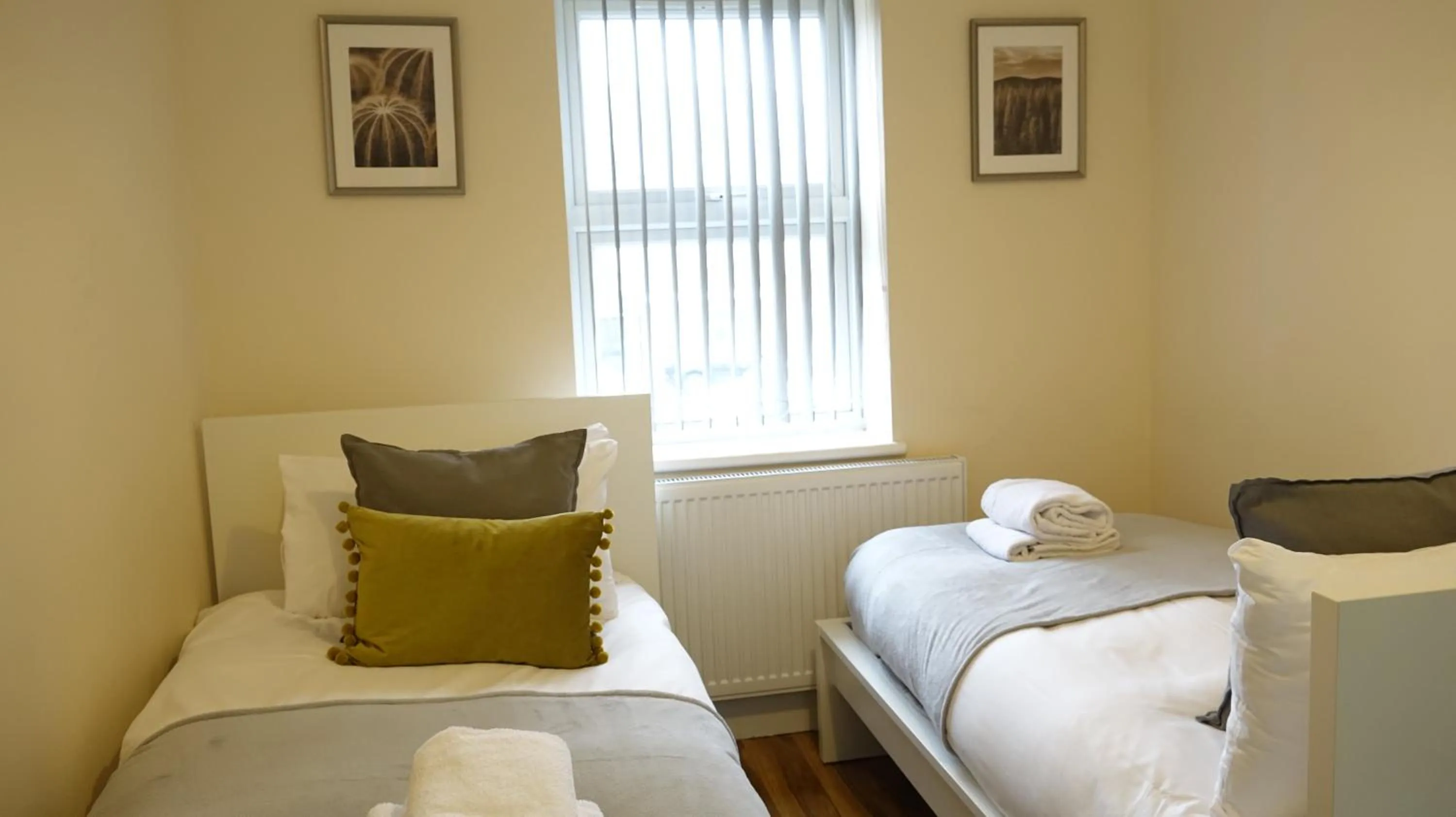 Bedroom, Bed in Heathrow Ensuite Rooms- Auto check in