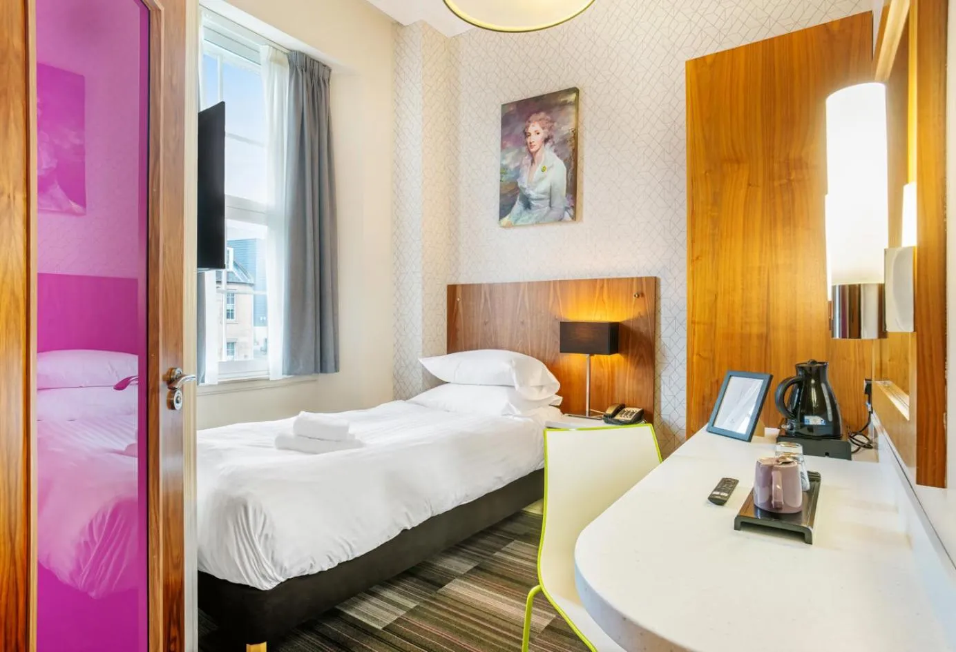 Photo of the whole room, Bed in The Place Hotel