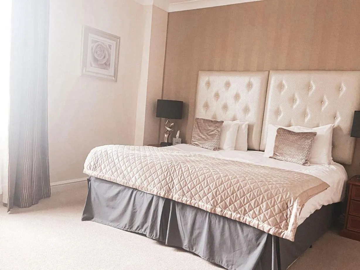 Bedroom, Bed in Horsley Lodge