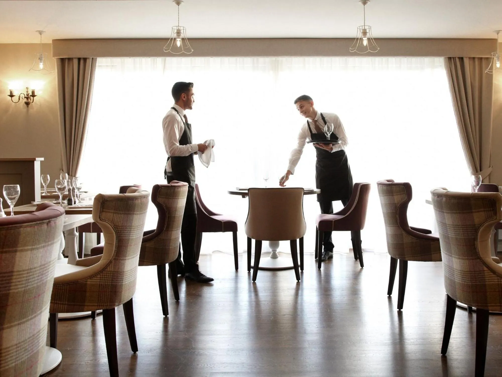 Restaurant/places to eat in Horsley Lodge