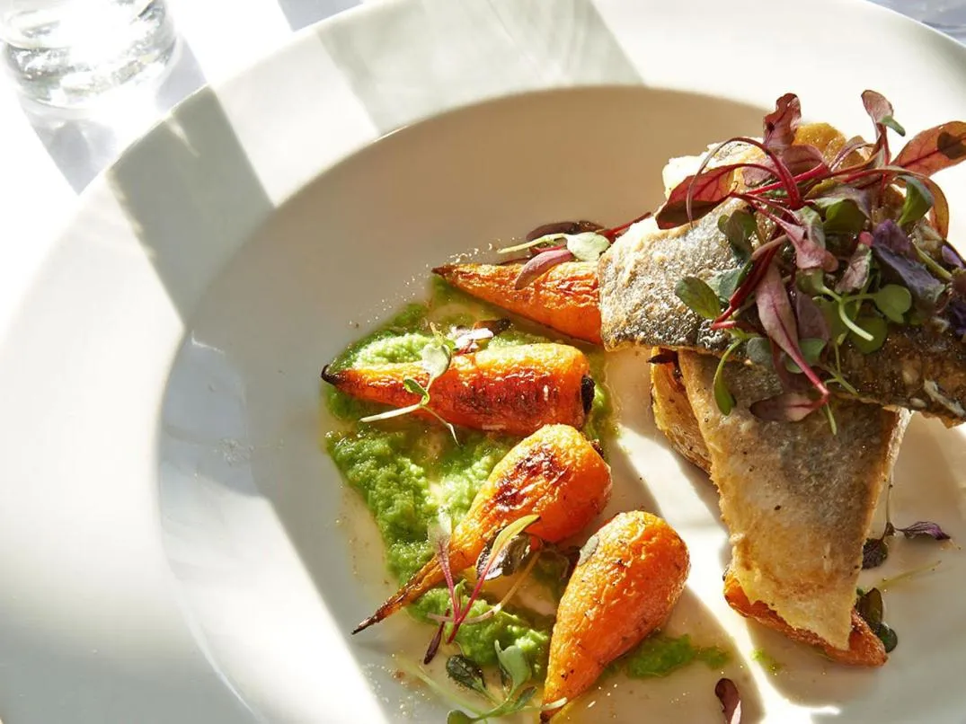 Restaurant/places to eat in Horsley Lodge