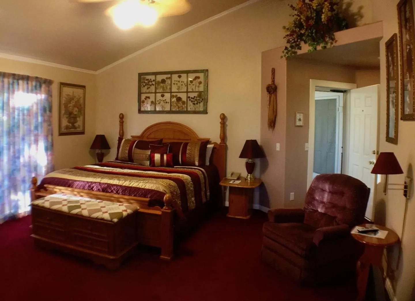 Bed in Giant Oaks Lodge