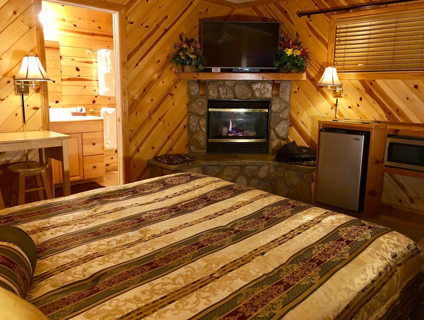 Bed in Giant Oaks Lodge
