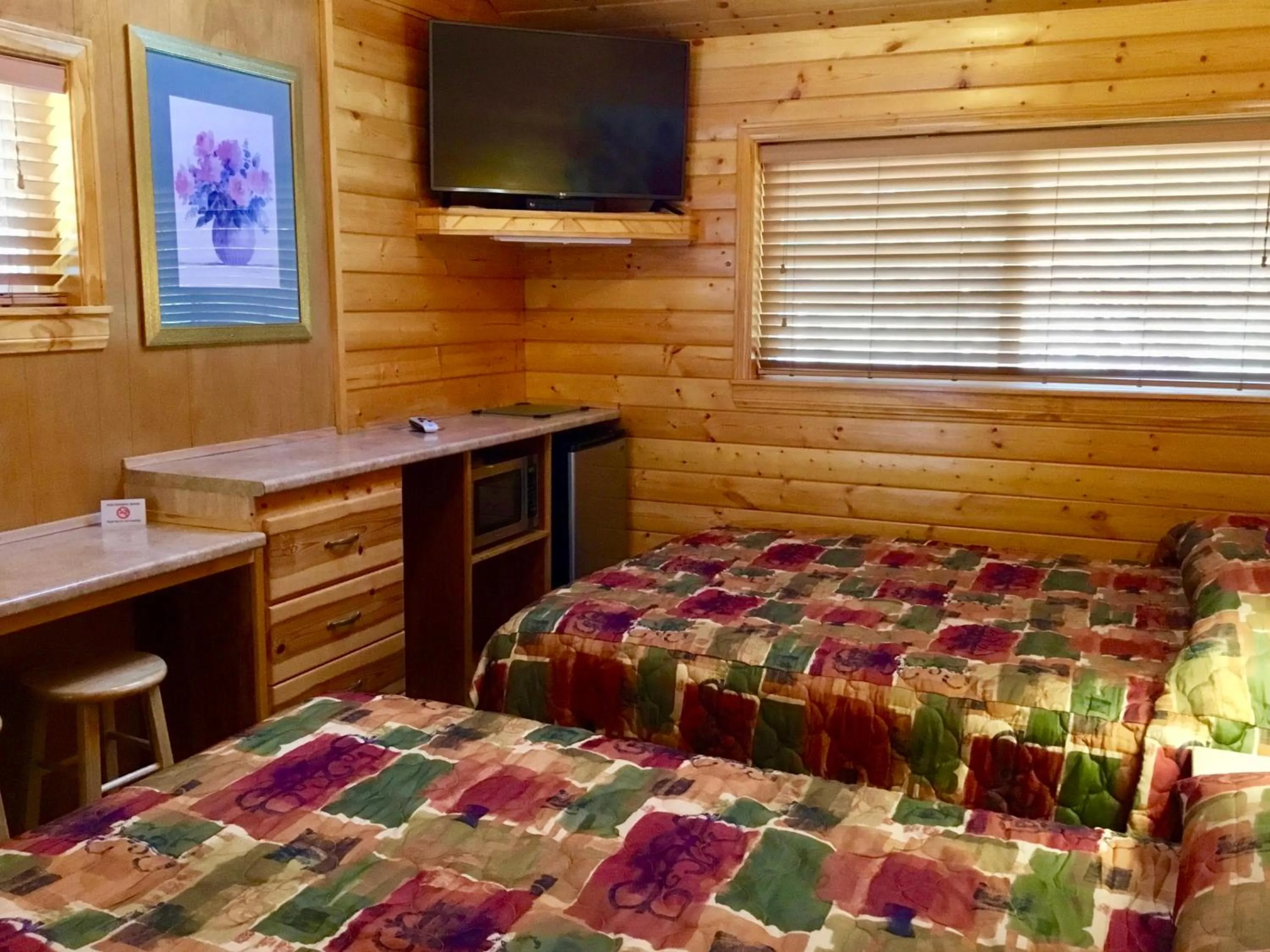Bed in Giant Oaks Lodge